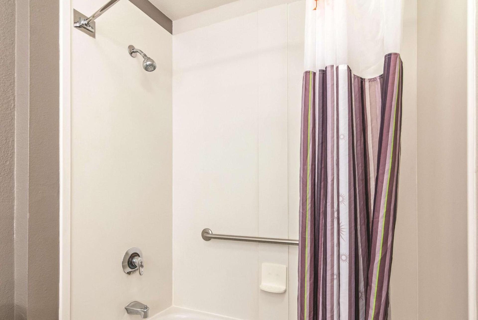 La Quinta by Wyndham Orlando UCF photo 14