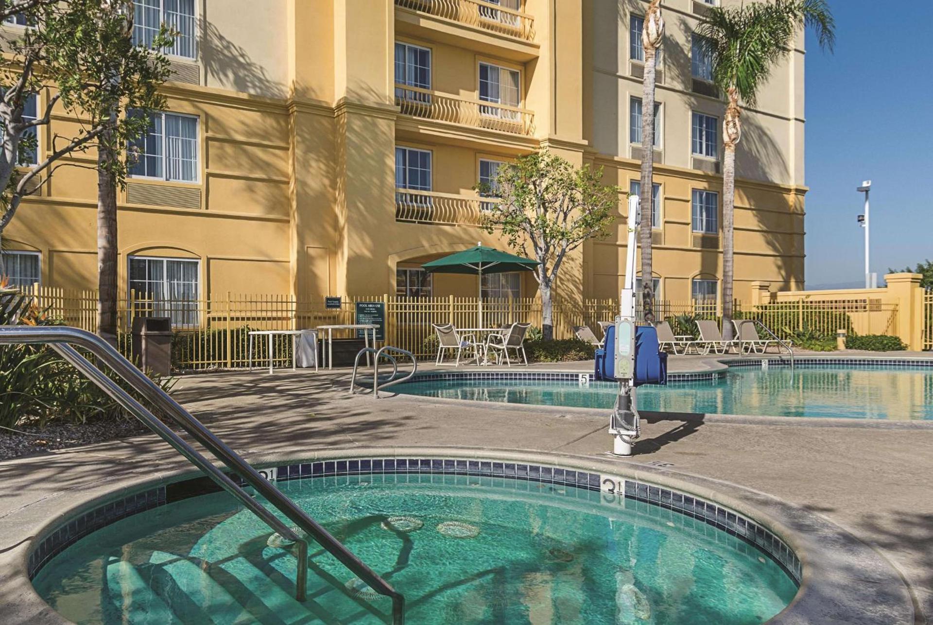 La Quinta Inn & Suites by Wyndham Ontario Airport photo 15