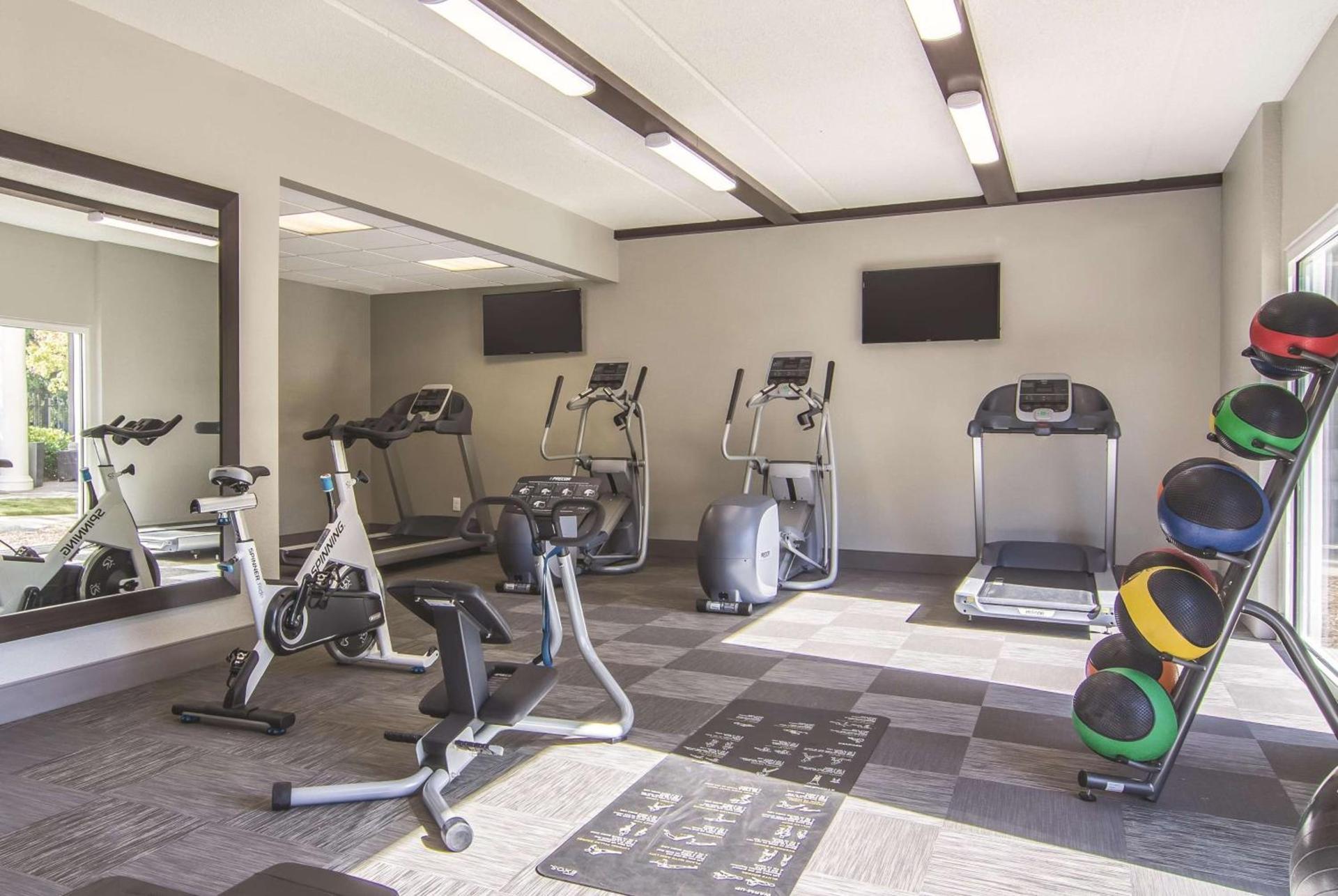La Quinta by Wyndham Atlanta Perimeter Medical photo 42