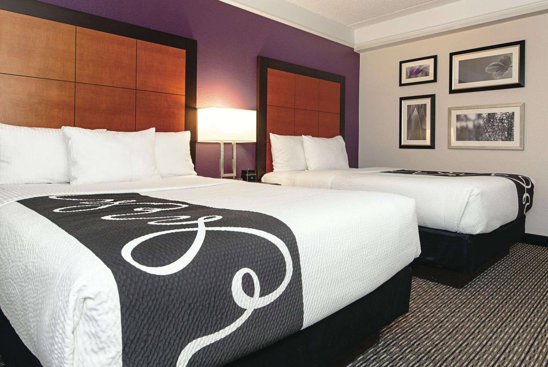 La Quinta Inn & Suites by Wyndham Ontario Airport photo 28