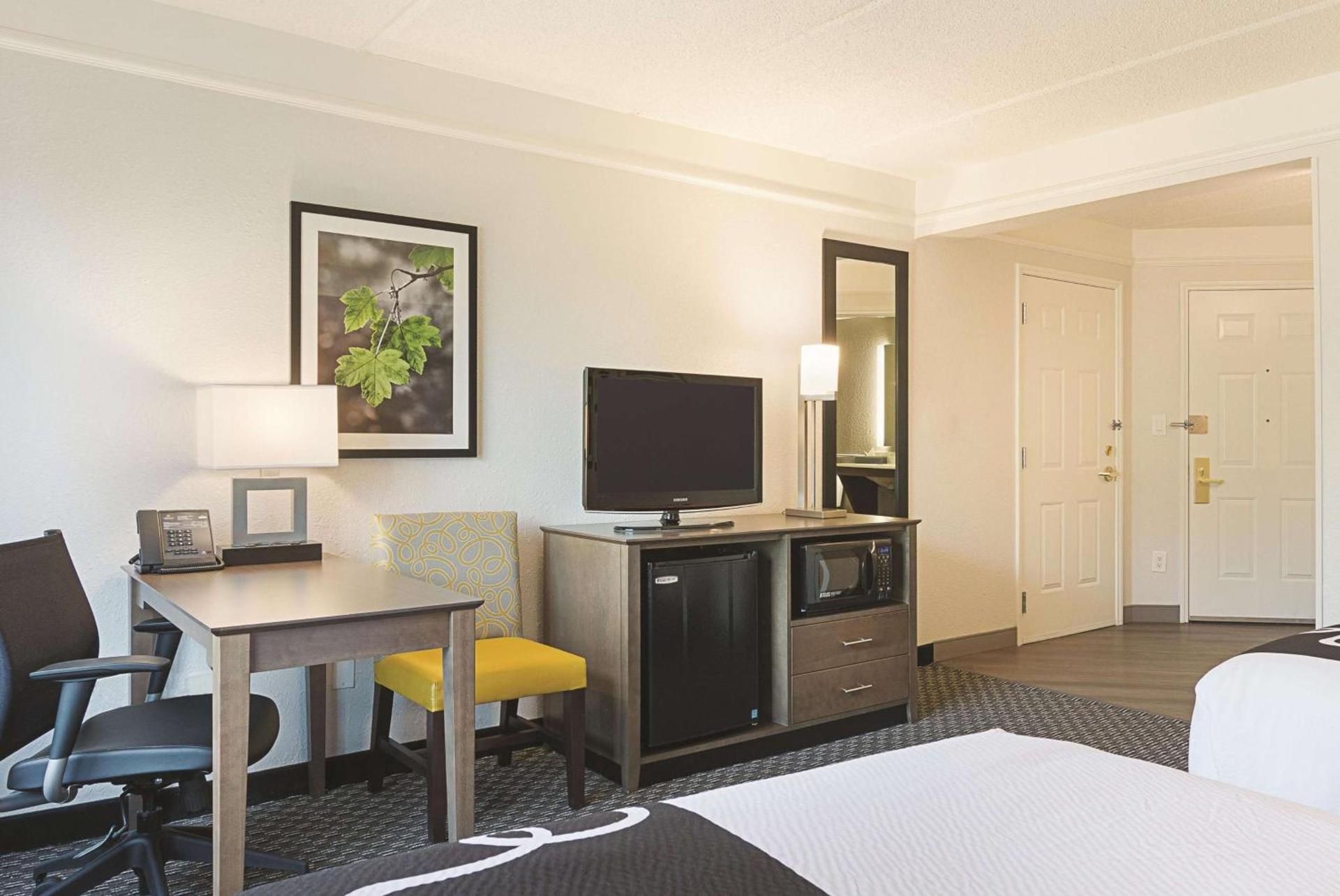 La Quinta by Wyndham Atlanta Perimeter Medical photo 22