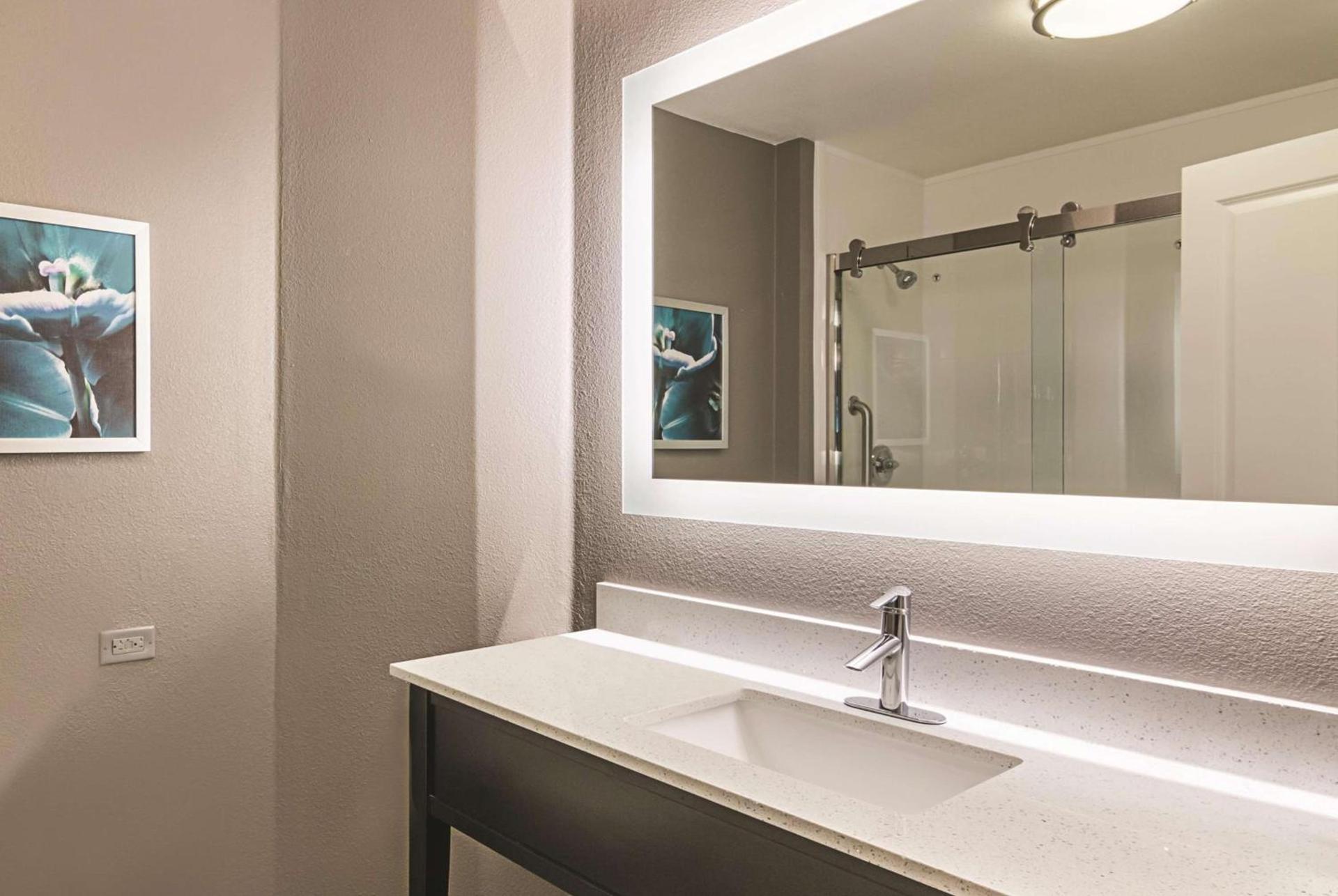 La Quinta by Wyndham Orlando UCF photo 23