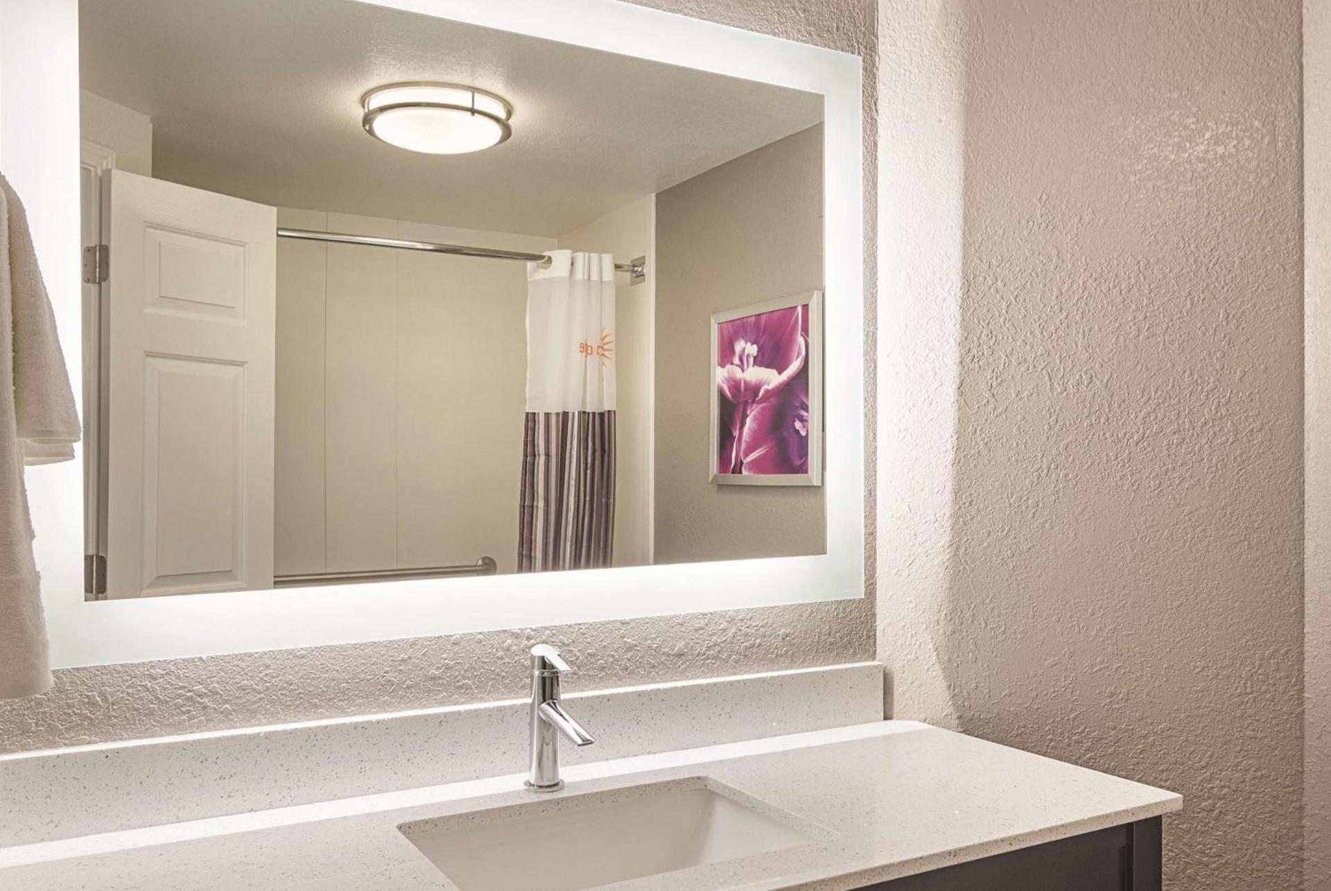 La Quinta by Wyndham Atlanta Perimeter Medical photo 19