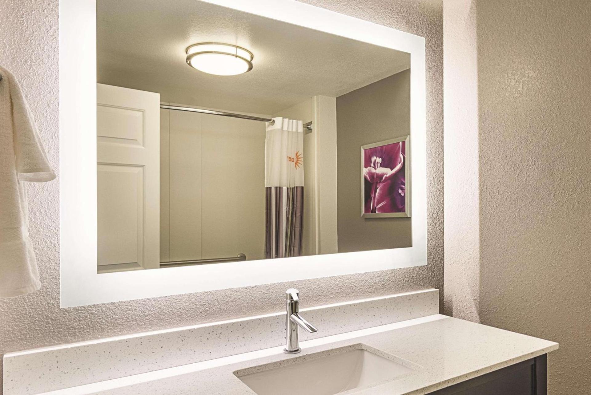 La Quinta by Wyndham Atlanta Perimeter Medical photo 21