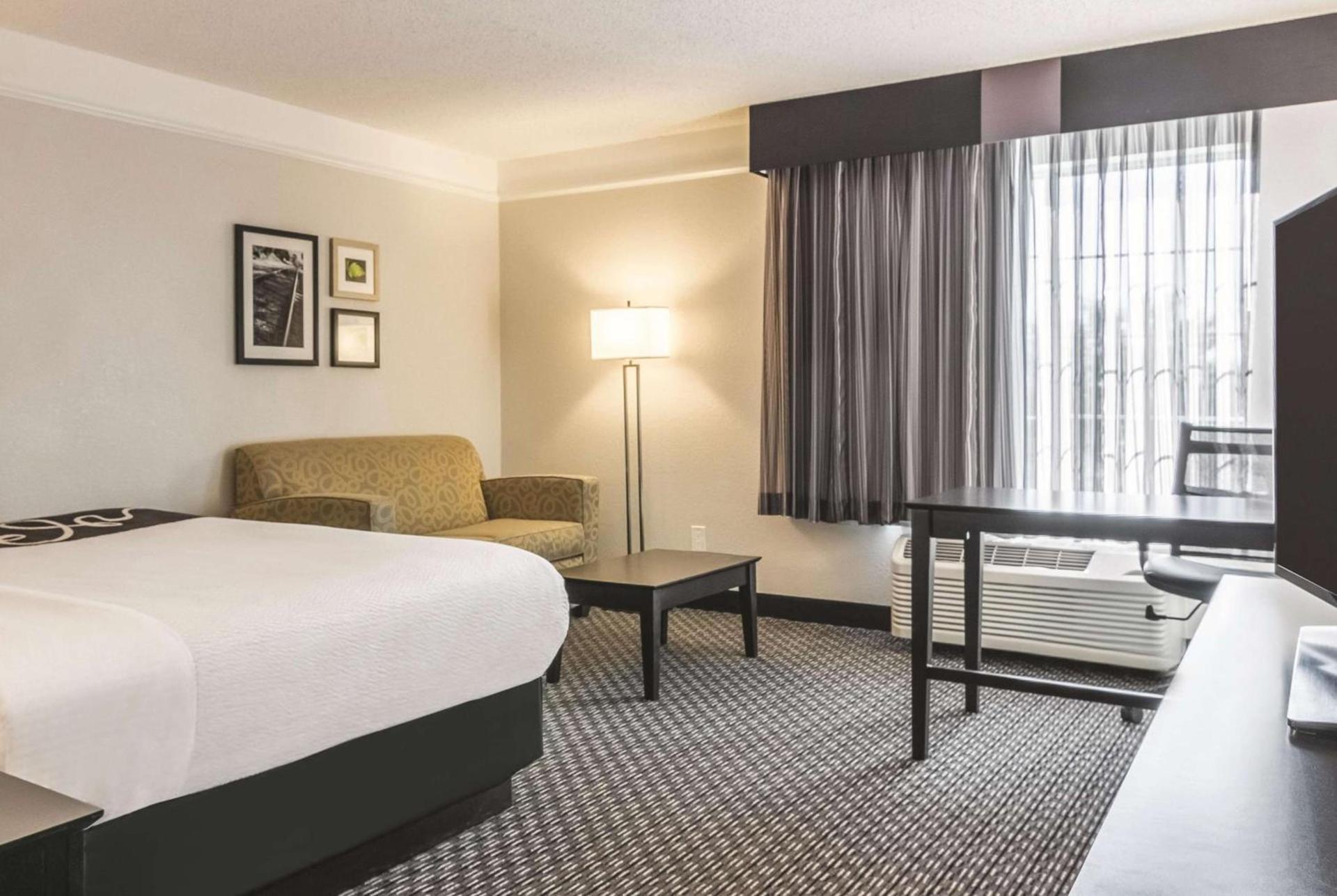 La Quinta by Wyndham Orlando Airport - On Property Food Trucks & Free Airport Shuttle! photo 28