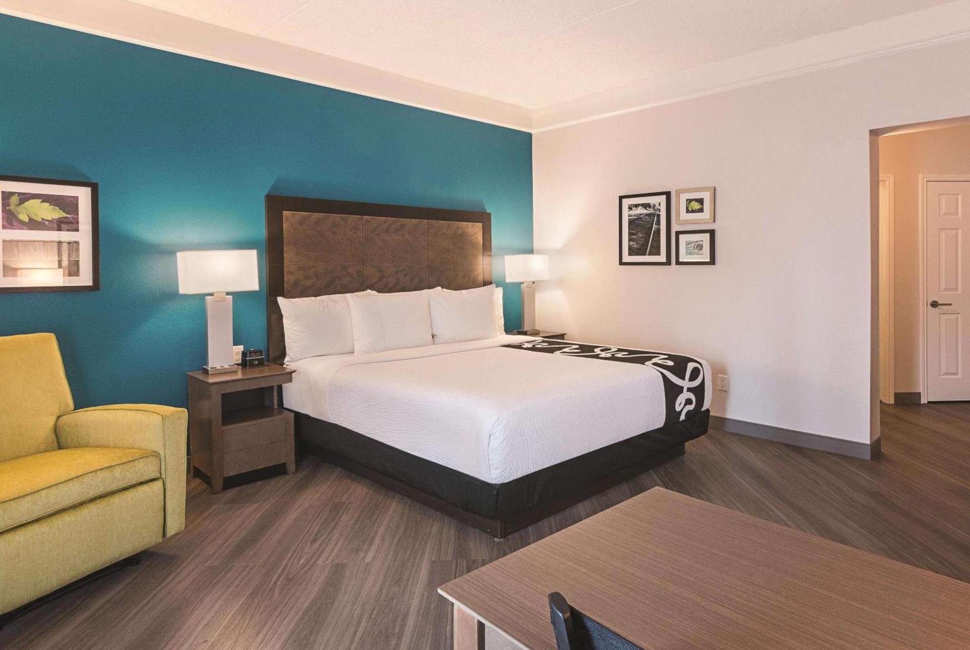La Quinta by Wyndham Orlando UCF photo 16