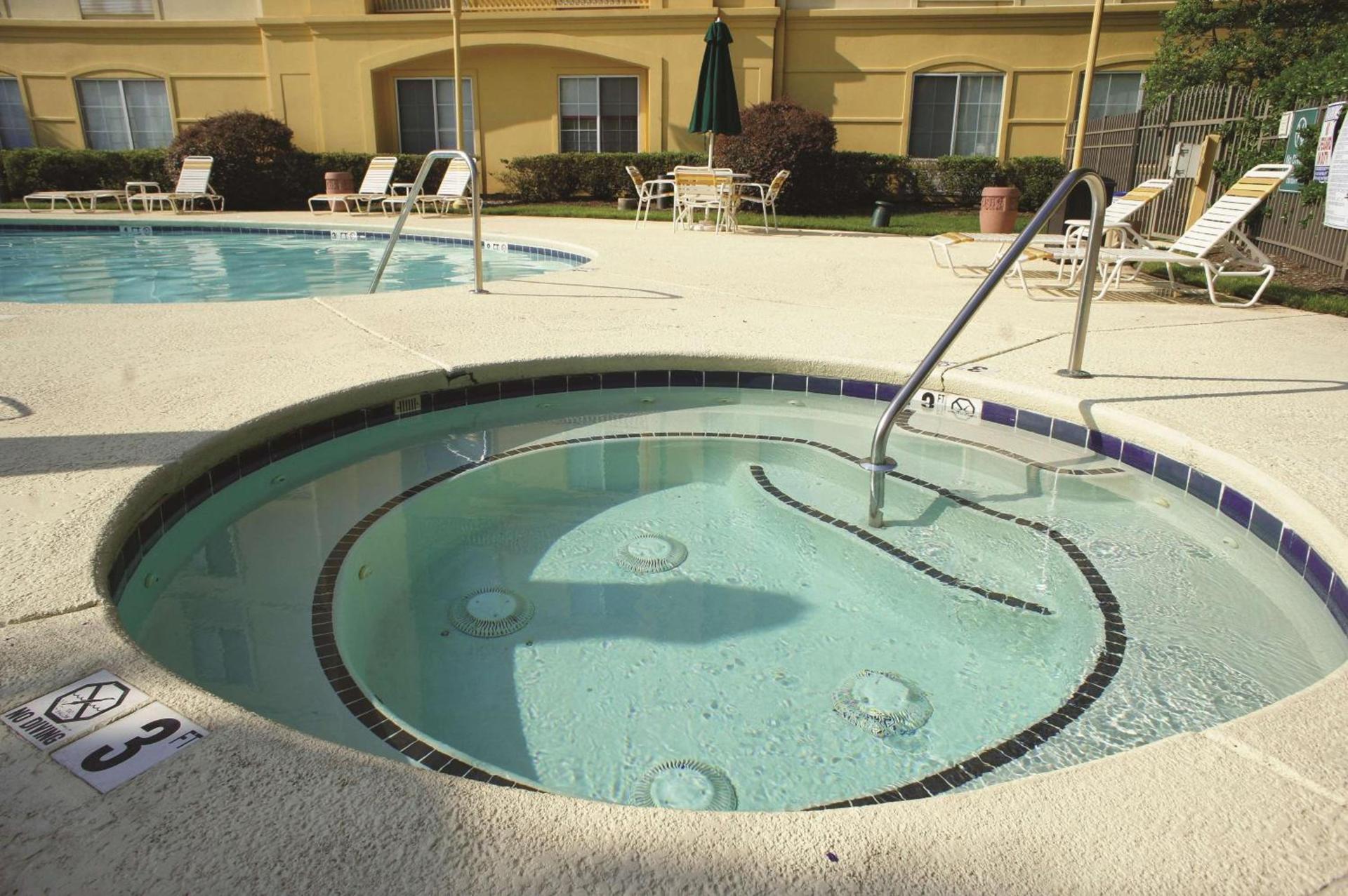 La Quinta by Wyndham Raleigh/Durham Southpoint photo 10