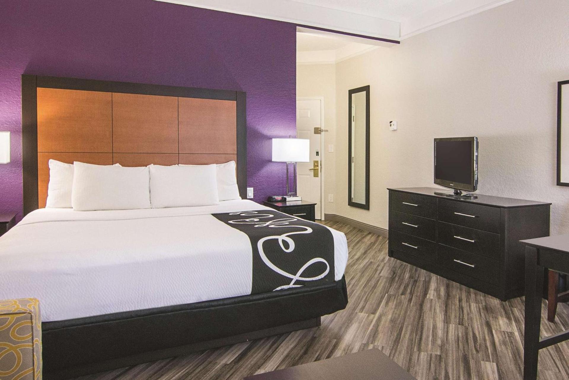 La Quinta by Wyndham Orlando Airport - On Property Food Trucks & Free Airport Shuttle! photo 24