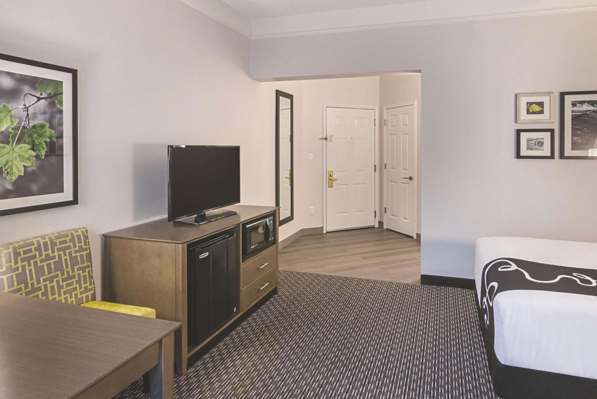La Quinta by Wyndham Orlando UCF photo 19
