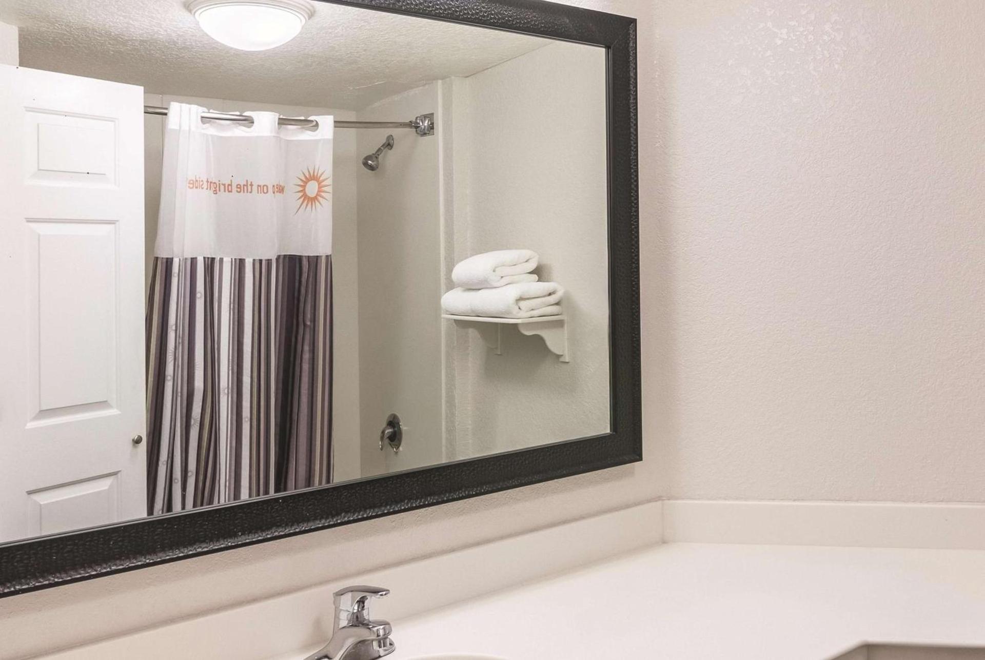 La Quinta by Wyndham Orlando Airport - On Property Food Trucks & Free Airport Shuttle! photo 50