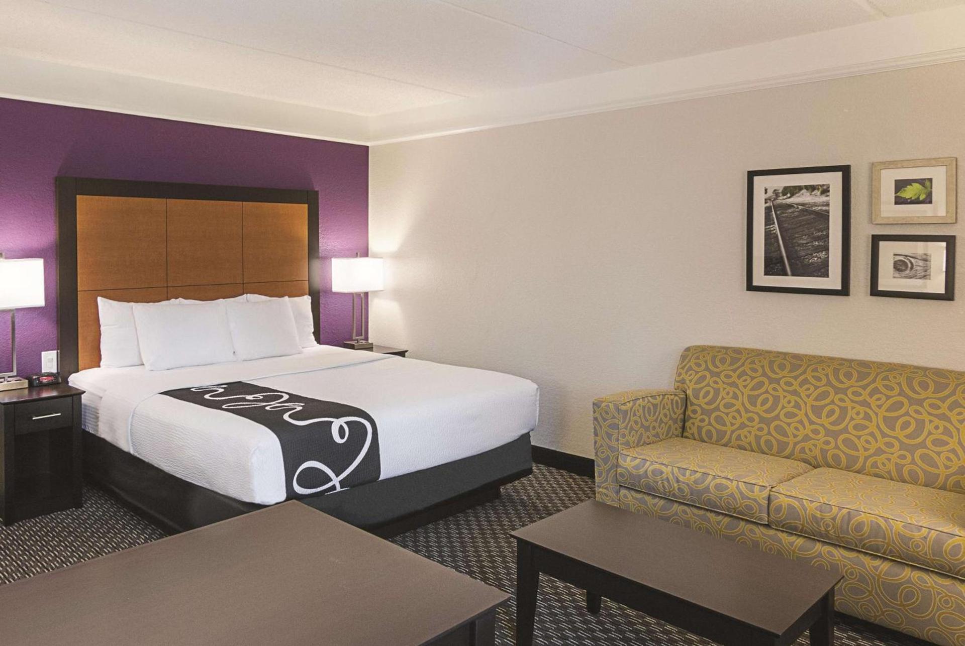 La Quinta by Wyndham Orlando Airport - On Property Food Trucks & Free Airport Shuttle! photo 16