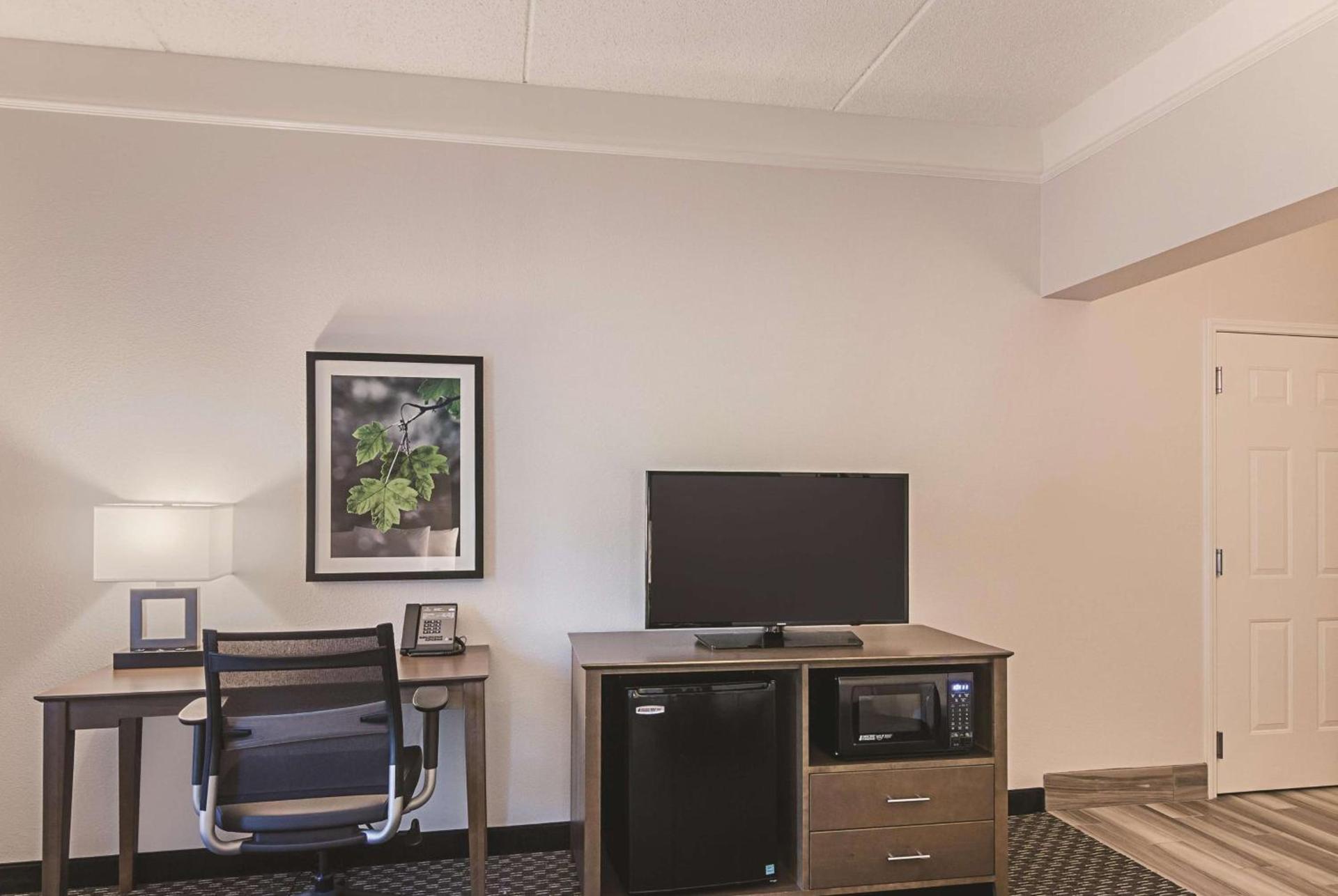 La Quinta by Wyndham Orlando UCF photo 15
