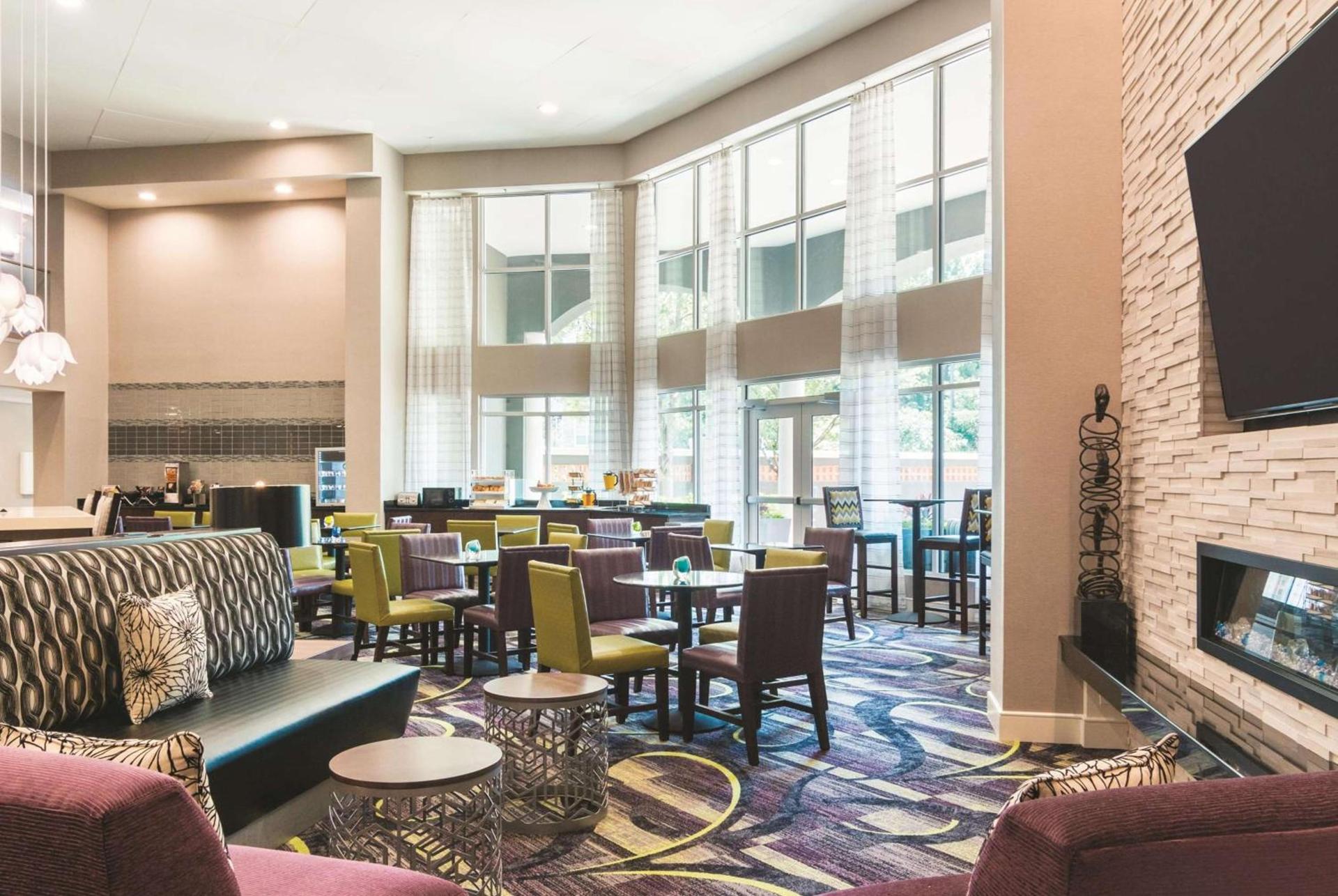 La Quinta by Wyndham Atlanta Perimeter Medical photo 13
