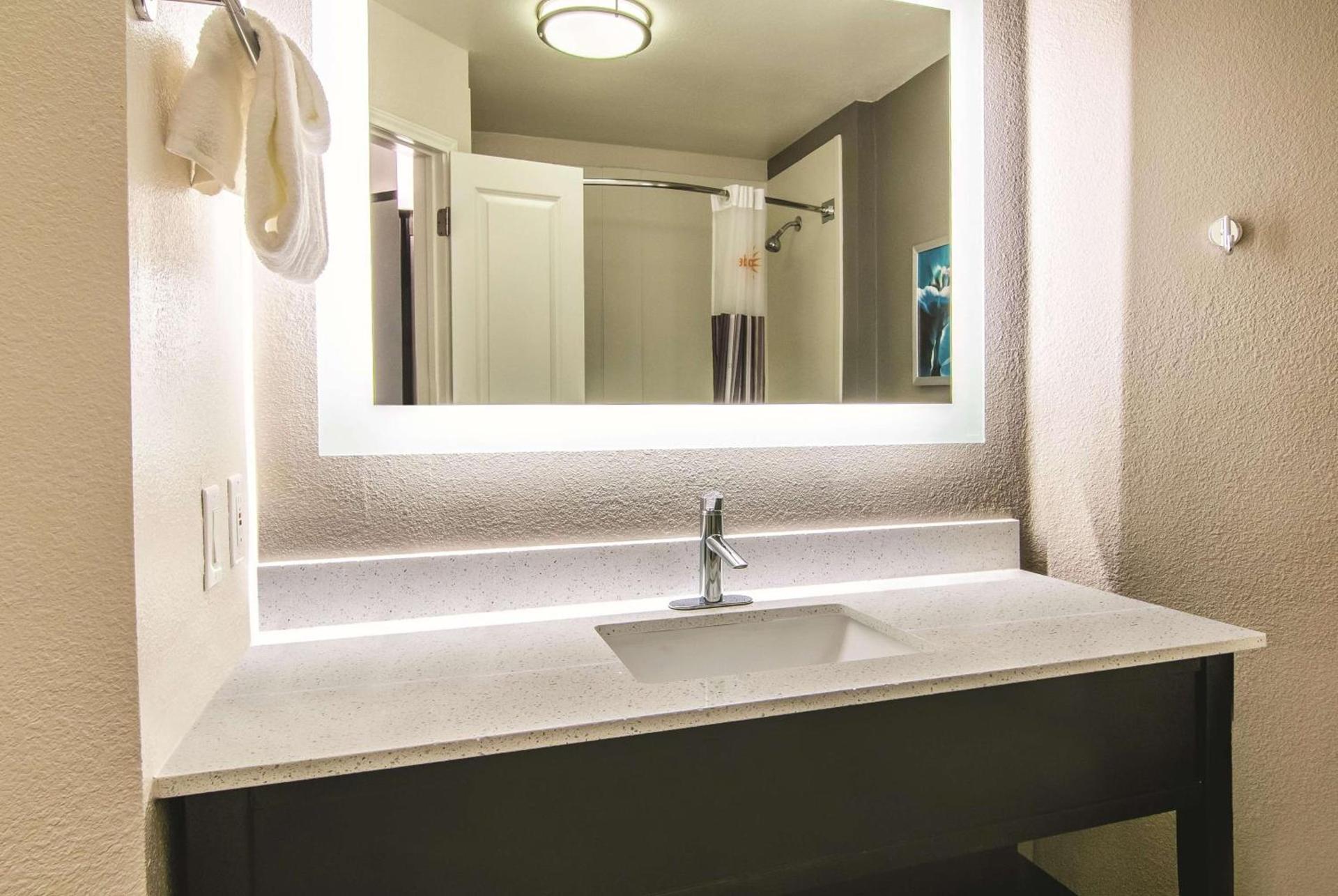 La Quinta by Wyndham Orlando UCF photo 30