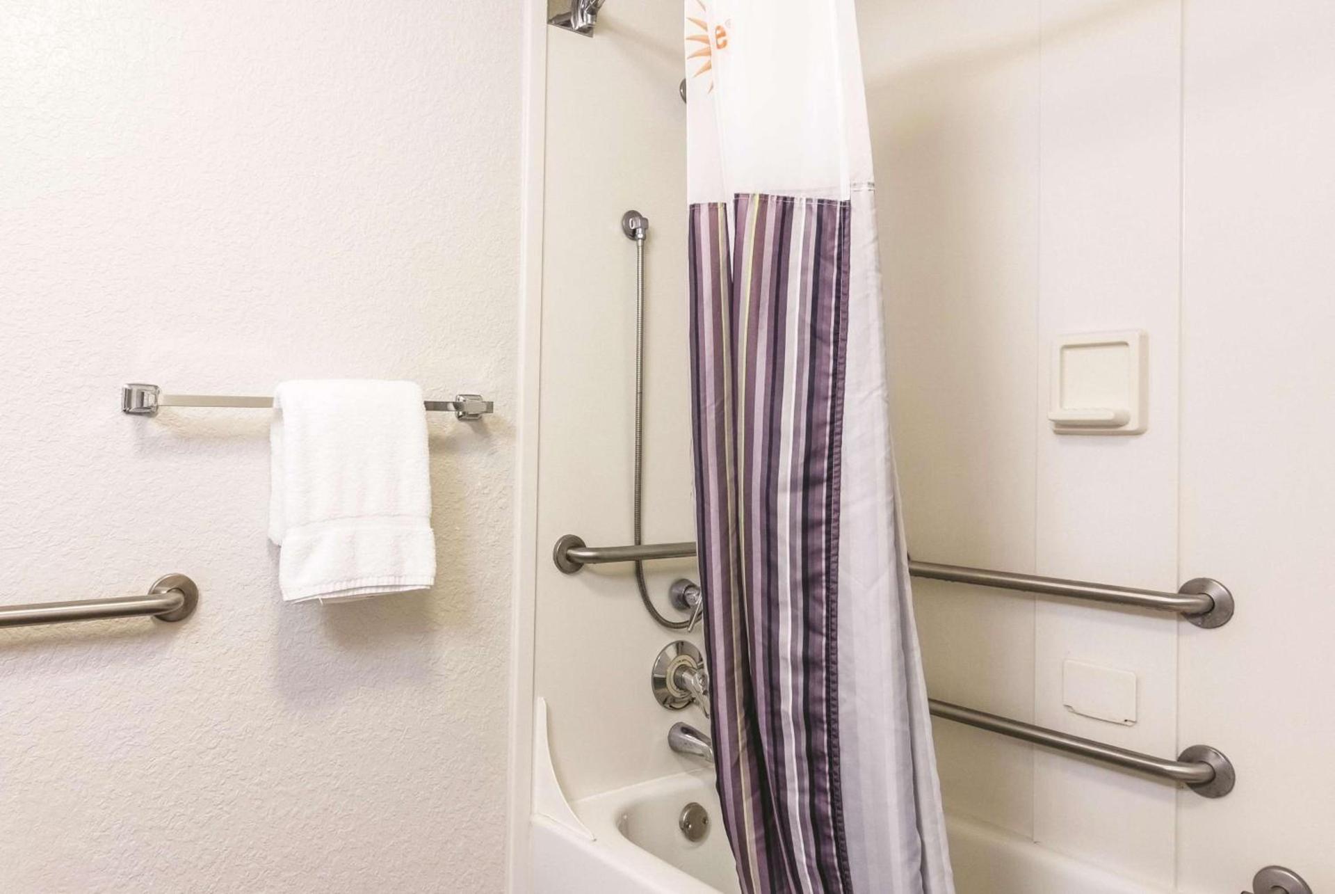 La Quinta by Wyndham Orlando Airport - On Property Food Trucks & Free Airport Shuttle! photo 32