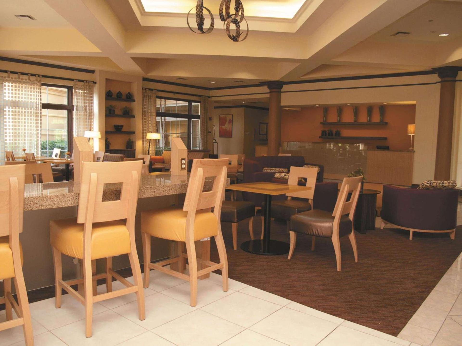 La Quinta by Wyndham Raleigh/Durham Southpoint photo 35