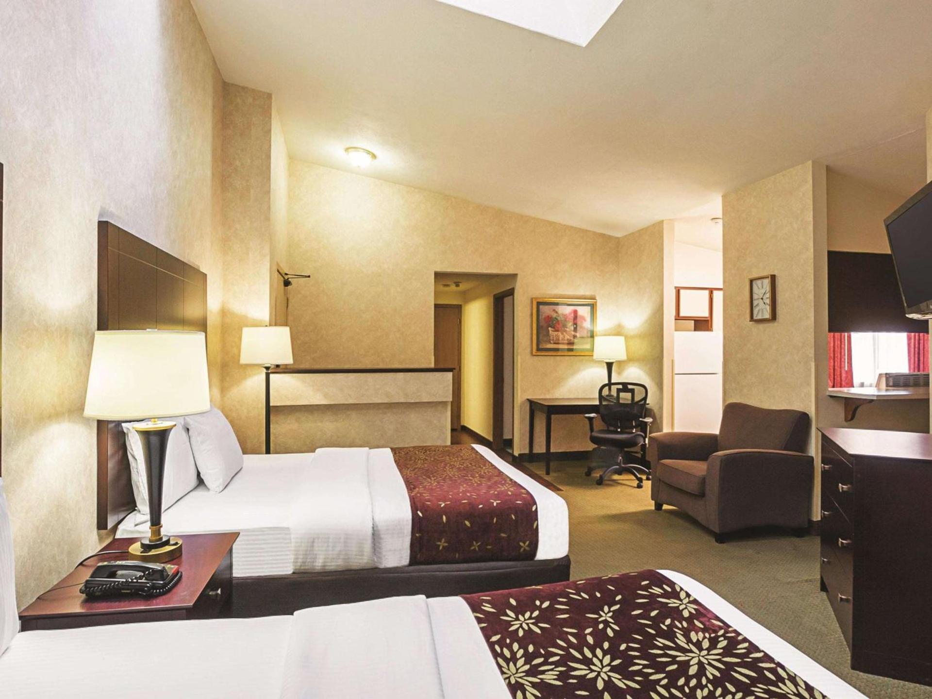 La Quinta by Wyndham Woodburn photo 23