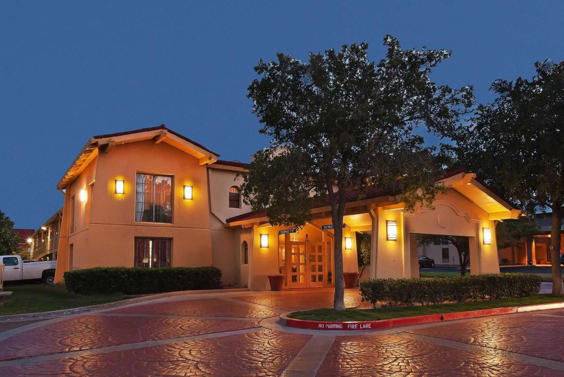La Quinta Inn by Wyndham Amarillo Mid-City photo 3