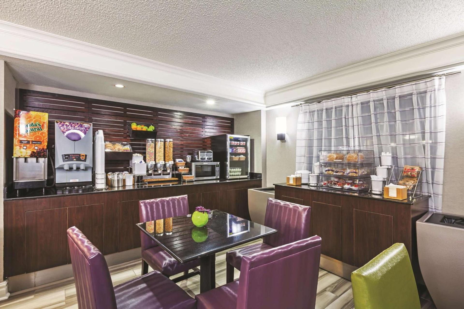 La Quinta Inn by Wyndham Midland photo 24
