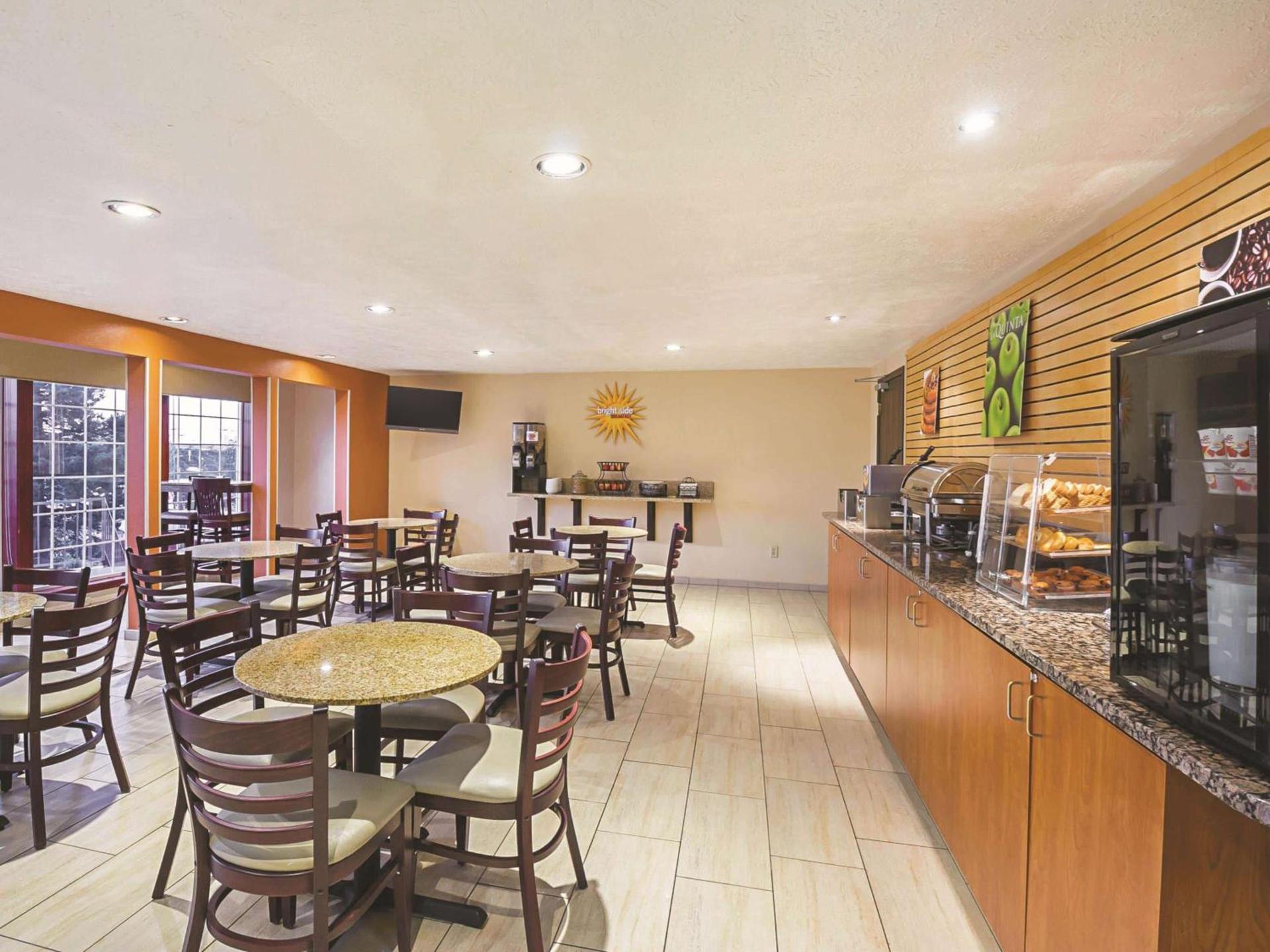 La Quinta by Wyndham Woodburn photo 28