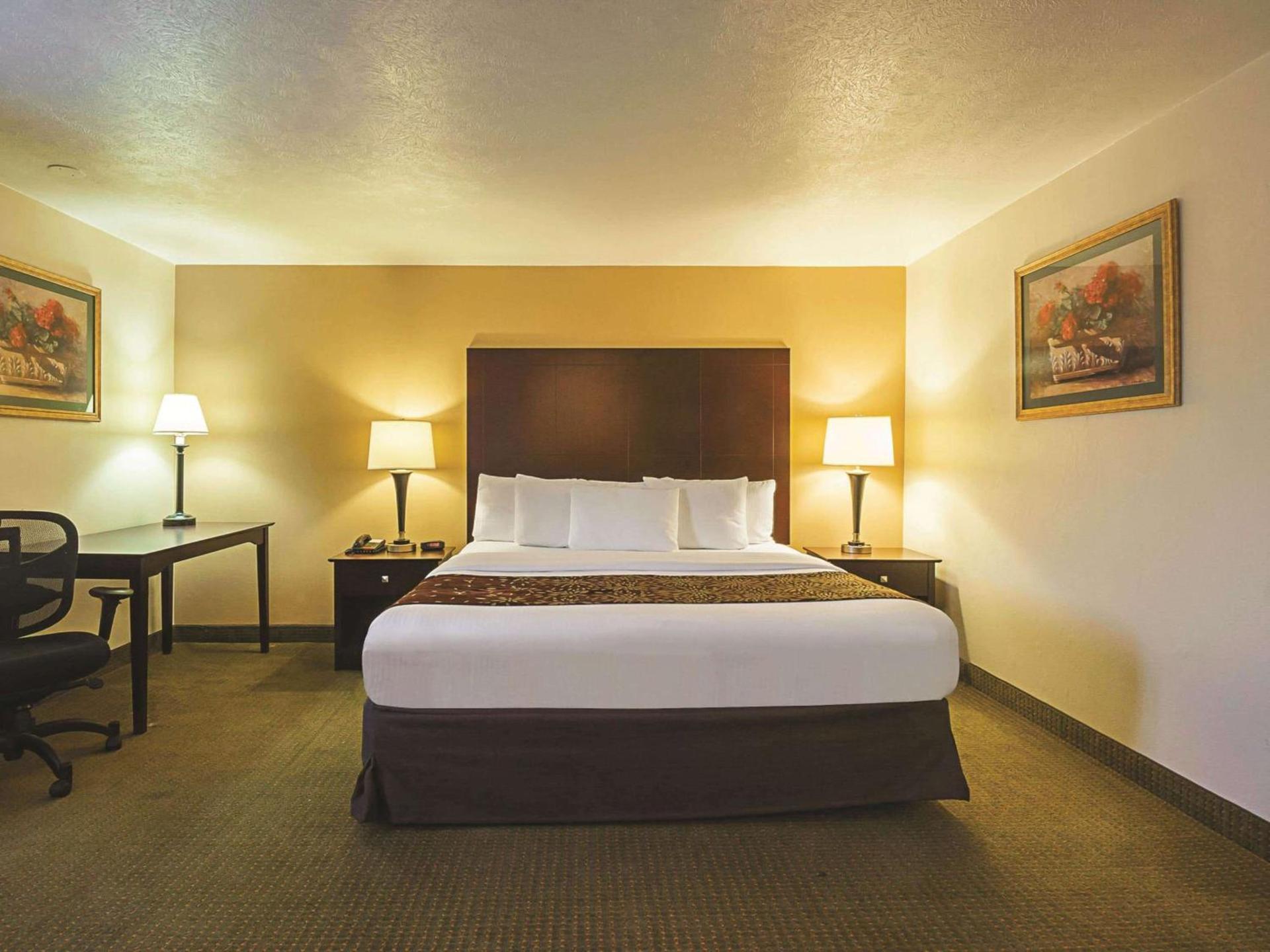La Quinta by Wyndham Woodburn photo 24