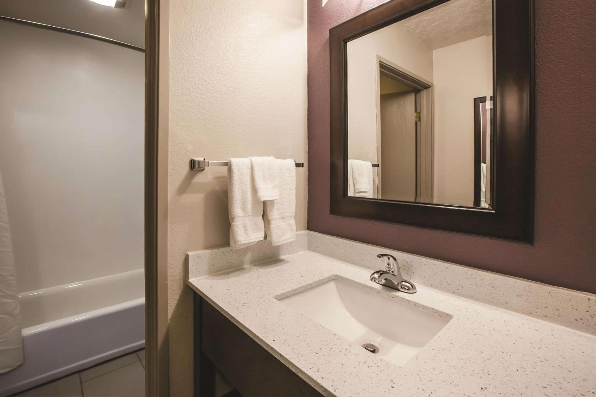 La Quinta by Wyndham North Orem photo 2