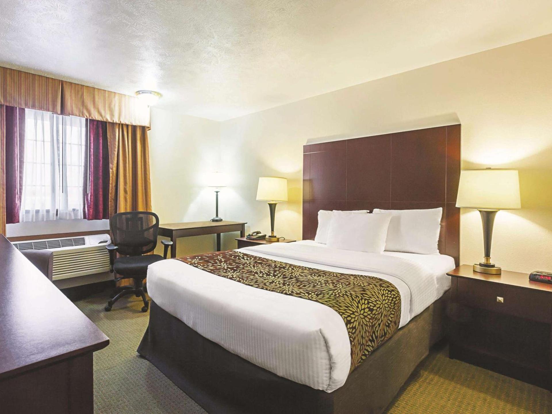 La Quinta by Wyndham Woodburn photo 14