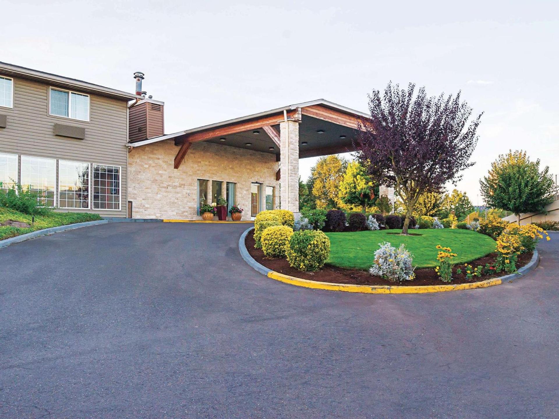 La Quinta by Wyndham Woodburn photo 4