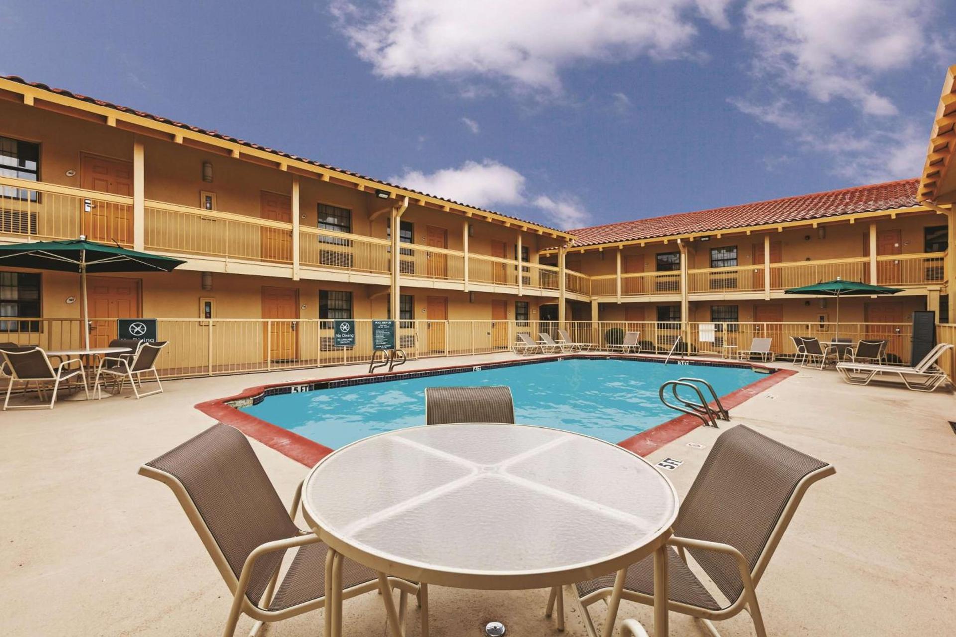 La Quinta Inn by Wyndham Midland photo 5