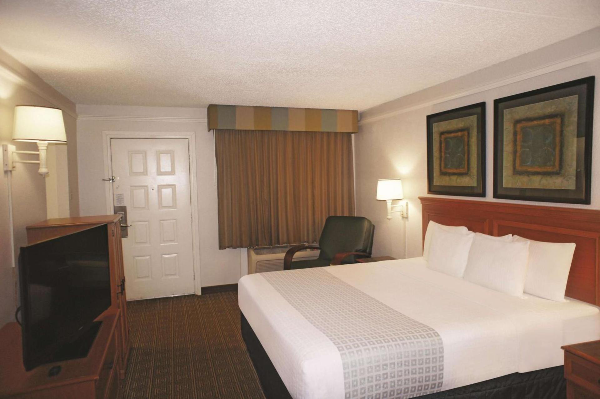 La Quinta Inn by Wyndham Tallahassee North photo 21