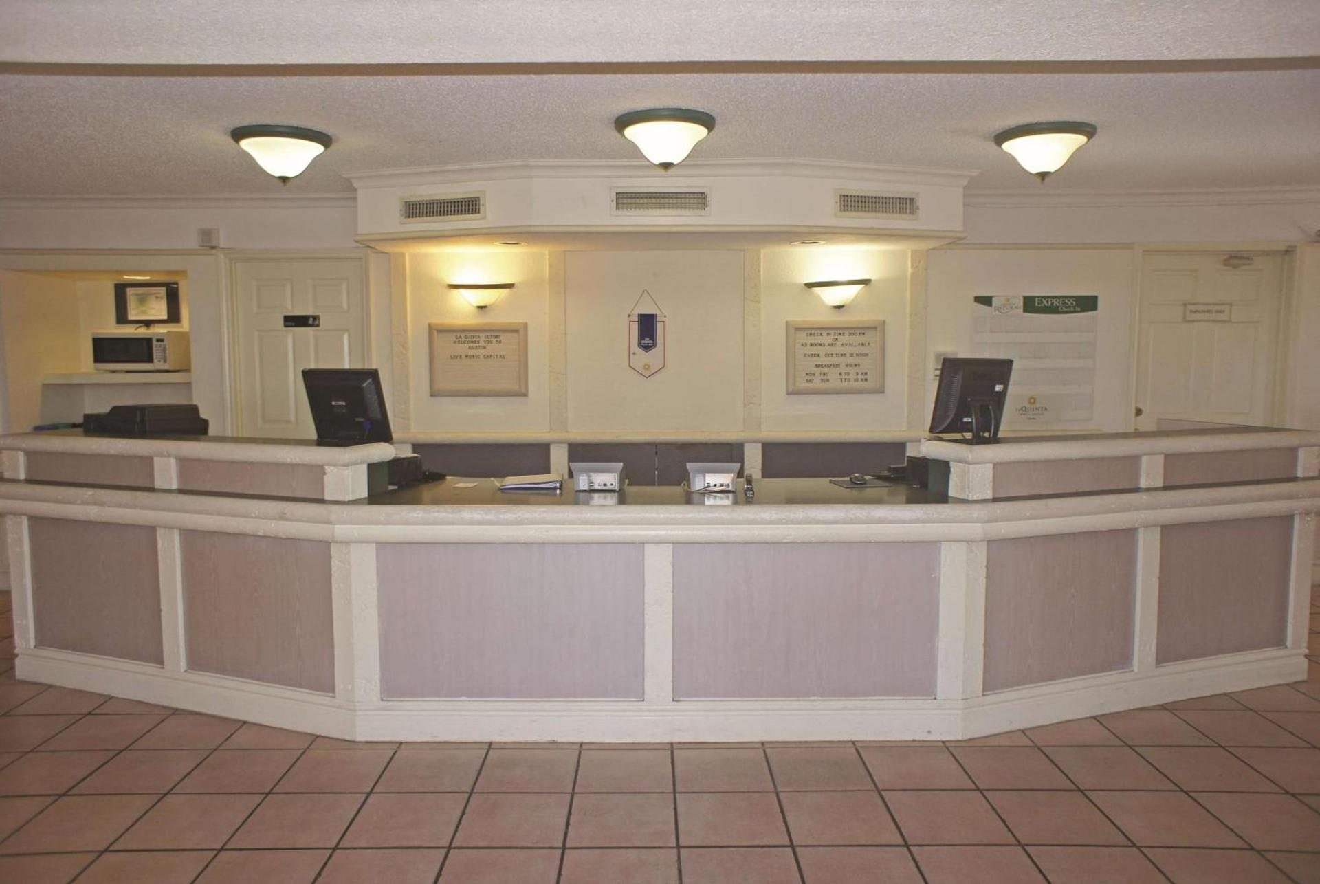 La Quinta Inn by Wyndham Austin Oltorf photo 5