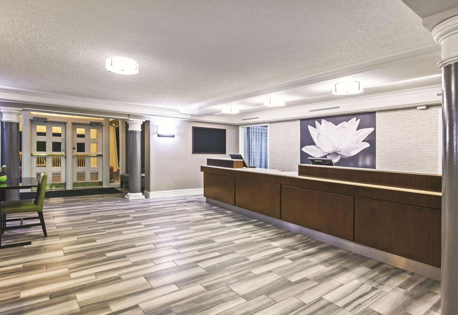 La Quinta Inn by Wyndham Midland photo 11