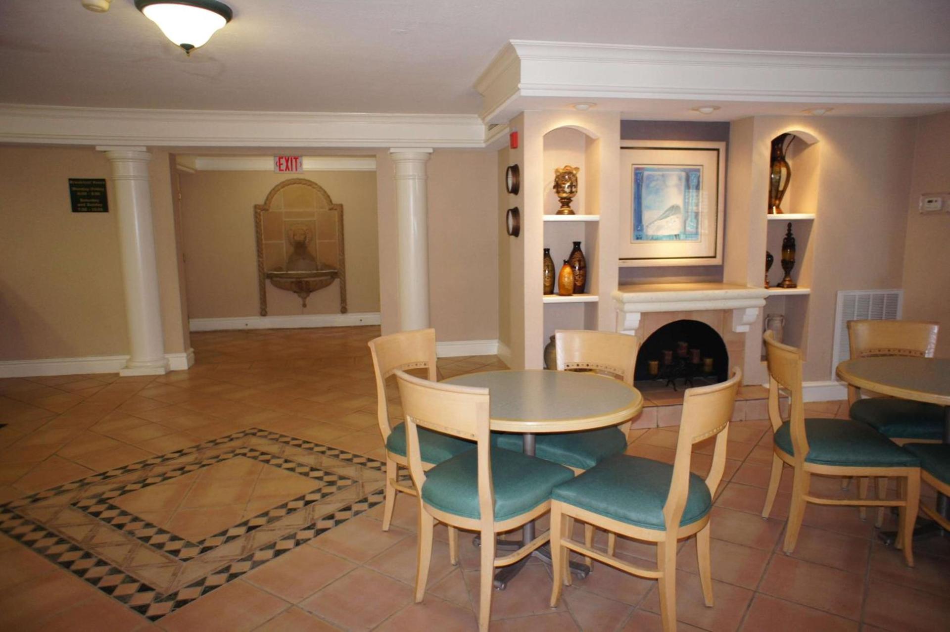 La Quinta Inn by Wyndham Tallahassee North photo 6