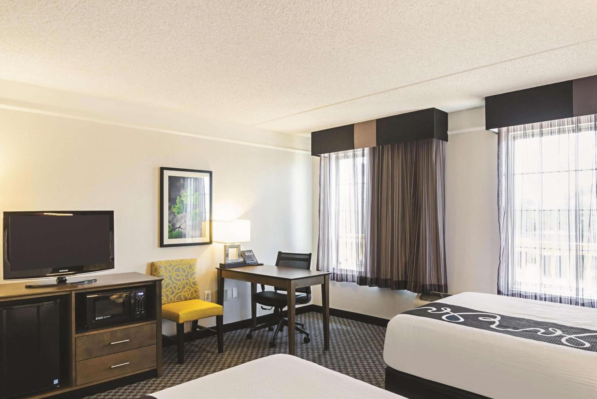 La Quinta Inn & Suites by Wyndham San Antonio Riverwalk photo 12