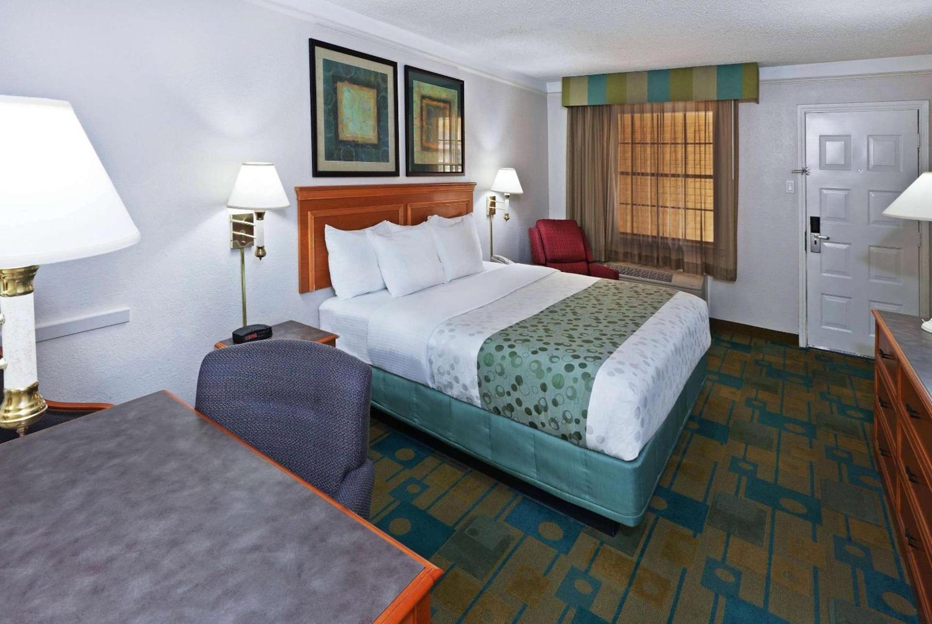 La Quinta Inn by Wyndham Austin Oltorf photo 16