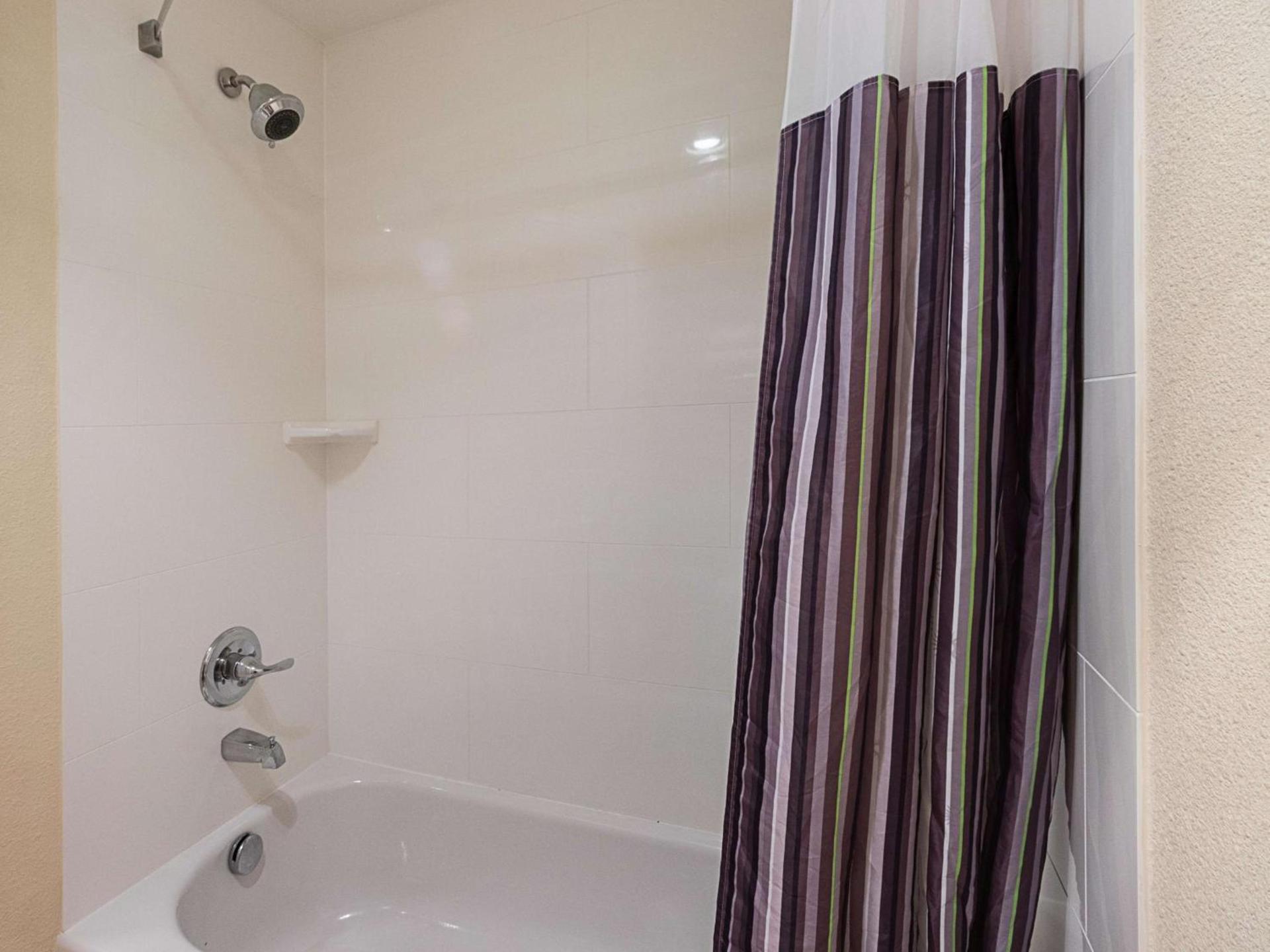 La Quinta by Wyndham DFW Airport South / Irving photo 11