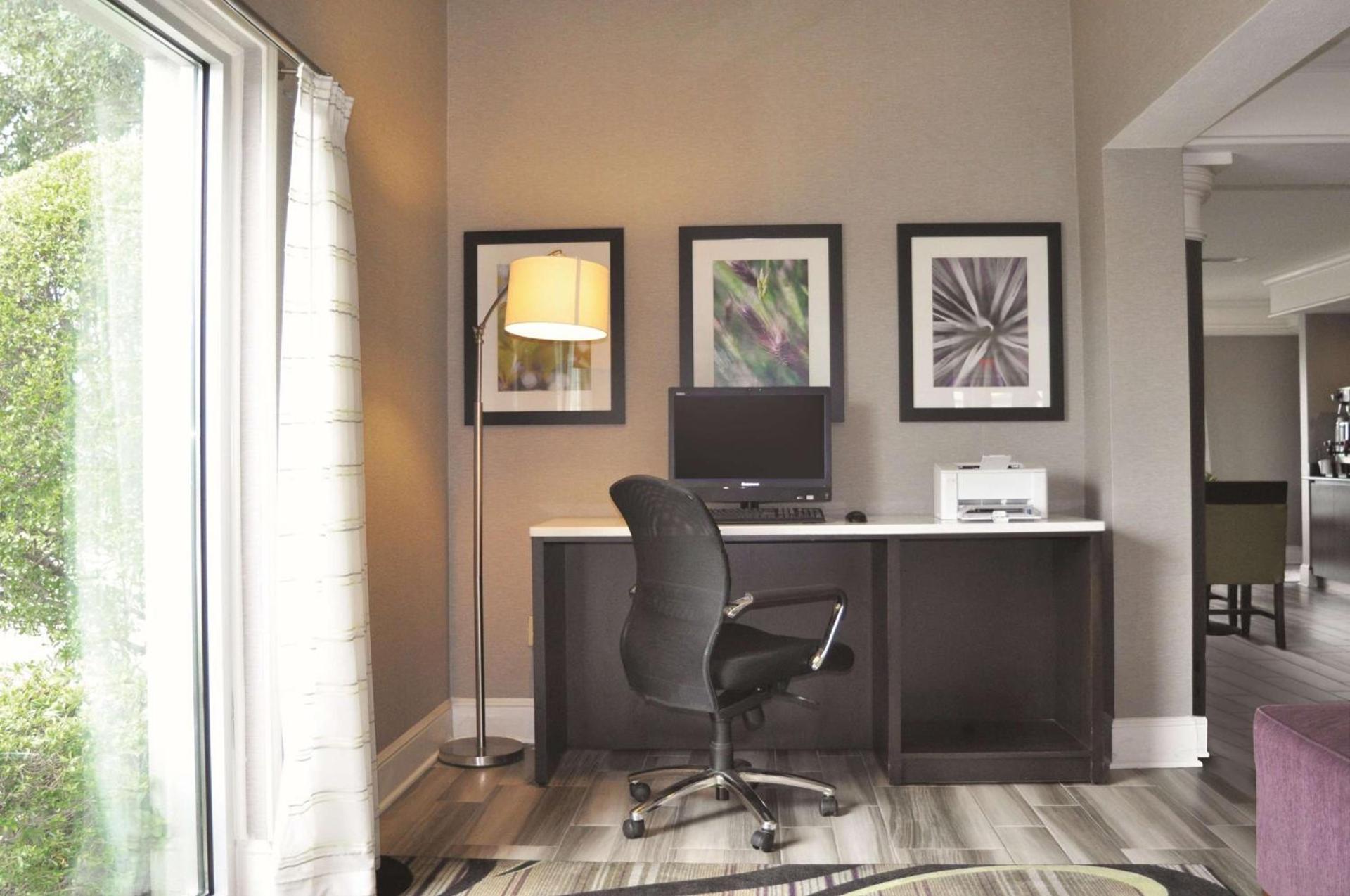 La Quinta Inn by Wyndham Dallas Uptown photo 91