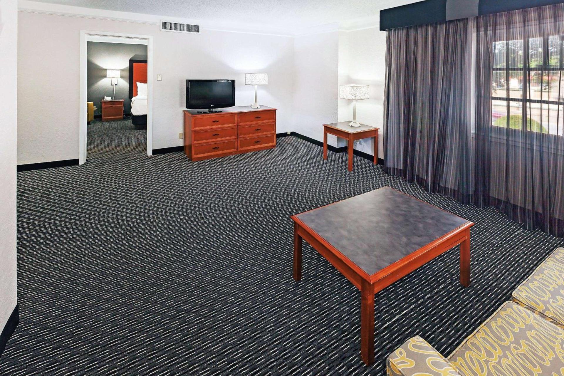 La Quinta Inn by Wyndham Dallas Uptown photo 75