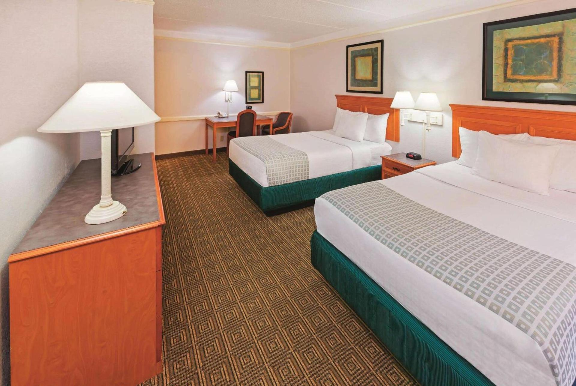 Rodeway Inn photo 30