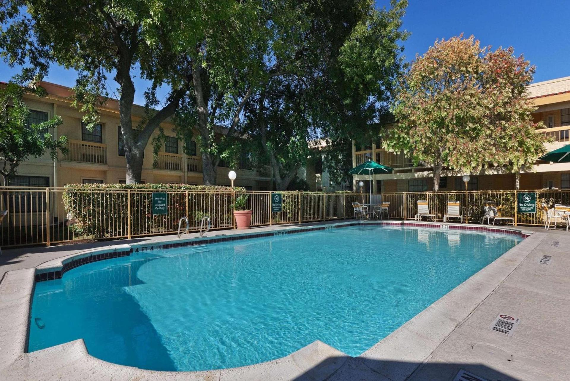 La Quinta Inn by Wyndham Austin Oltorf photo 3