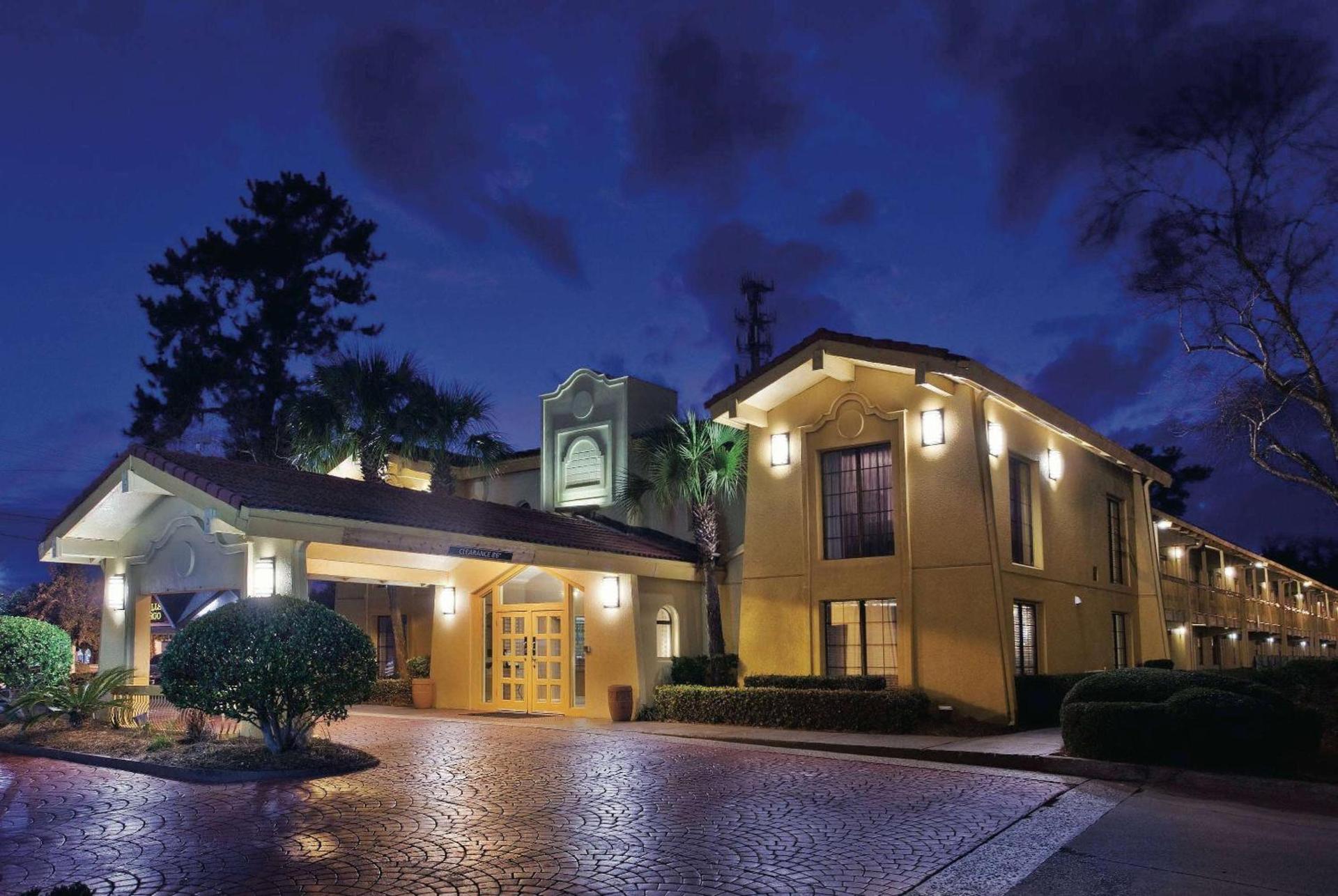 La Quinta Inn by Wyndham Savannah Midtown photo 5