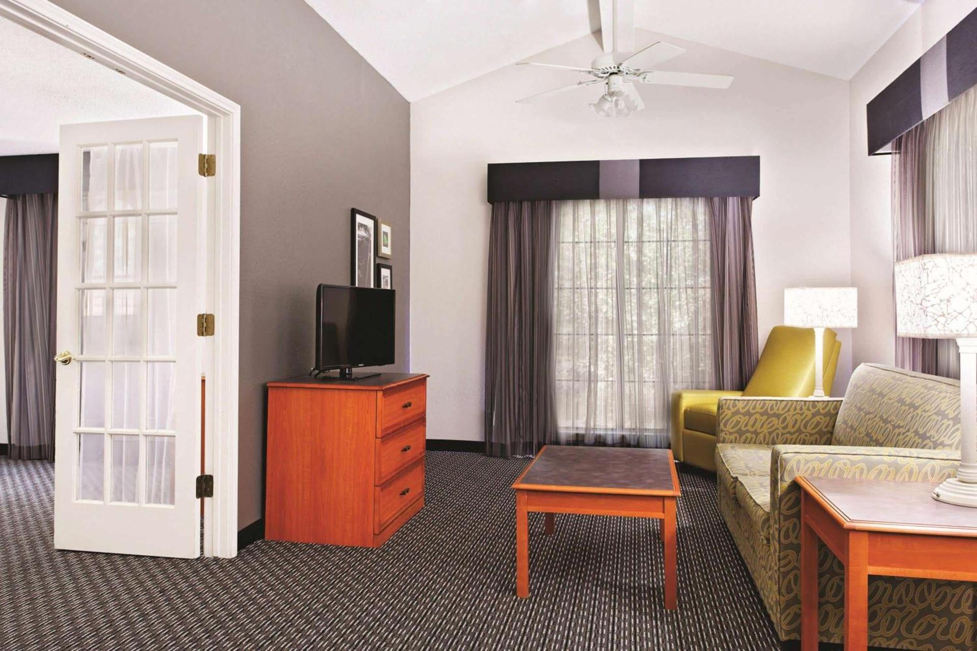 La Quinta Inn by Wyndham Champaign photo 29