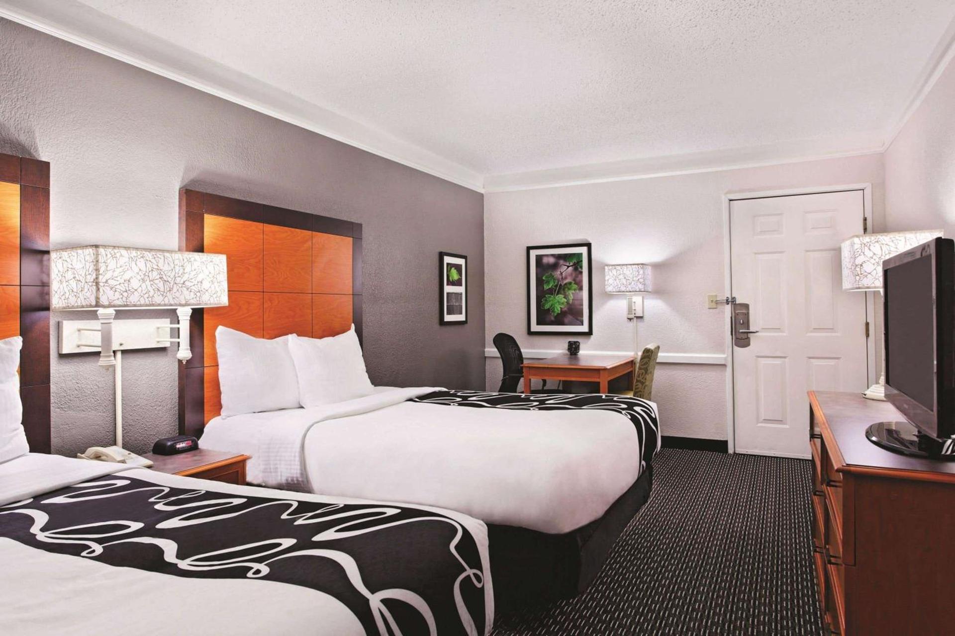 La Quinta Inn by Wyndham Champaign photo 15