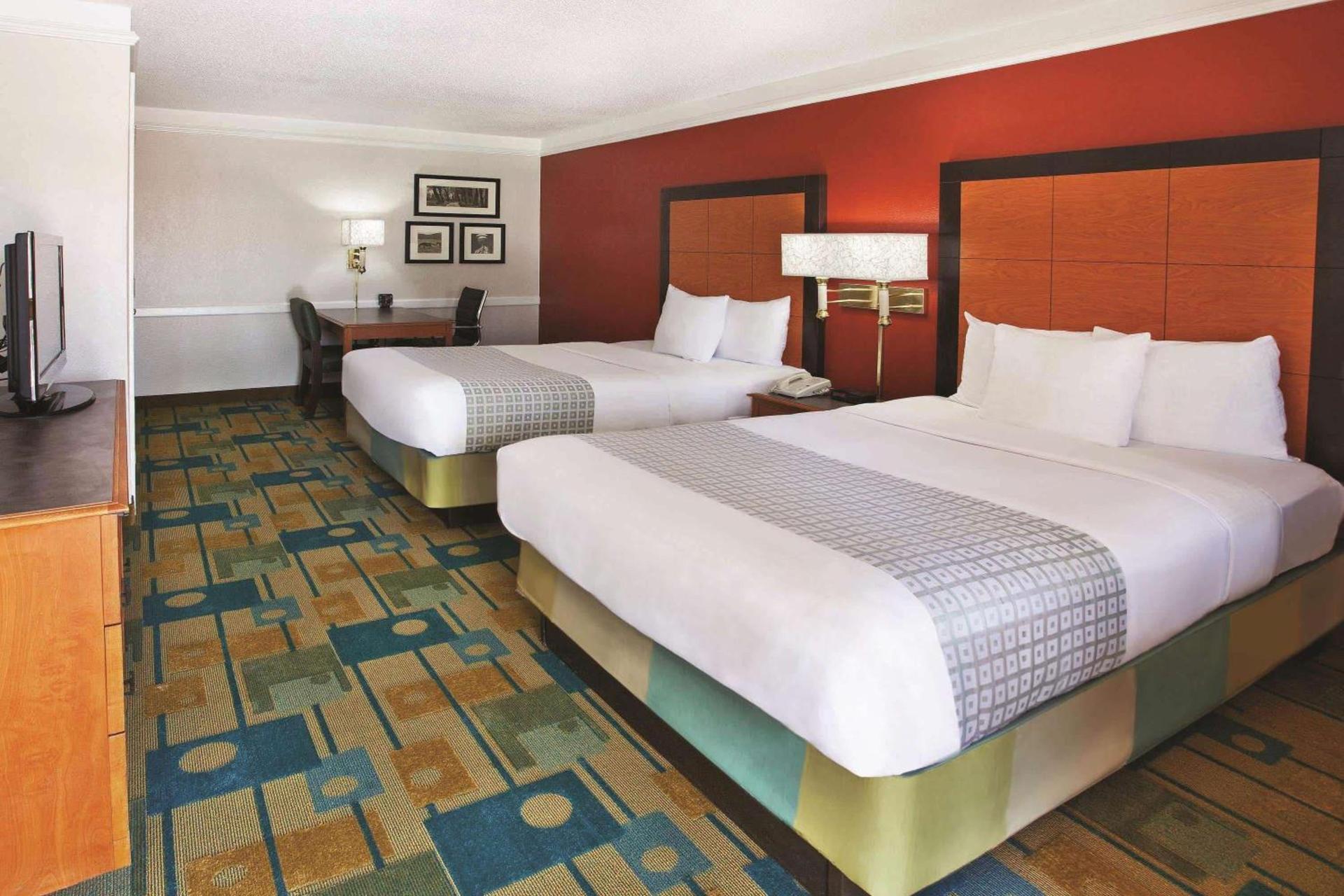 La Quinta Inn by Wyndham Savannah Midtown photo 24