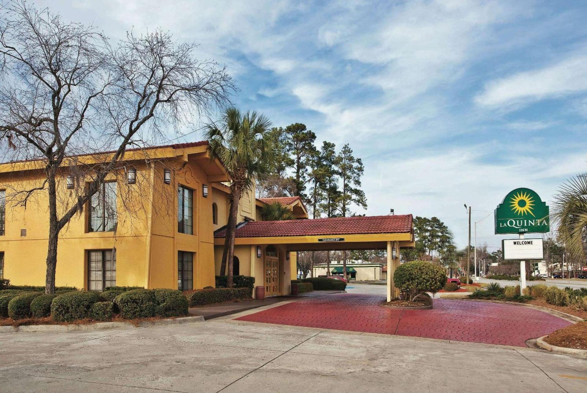 La Quinta Inn by Wyndham Savannah Midtown photo 3