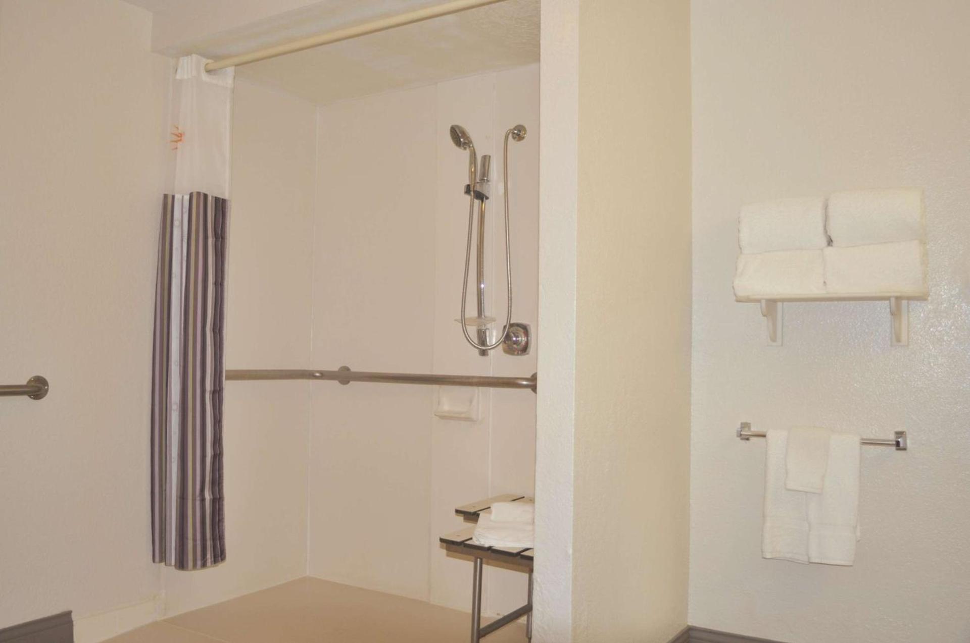 La Quinta Inn by Wyndham Dallas Uptown photo 46
