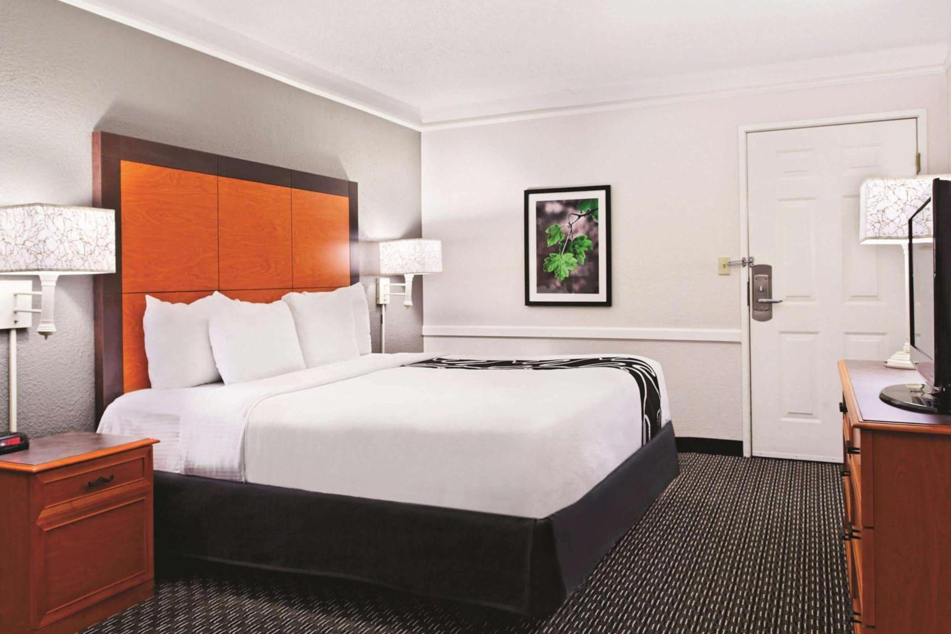La Quinta Inn by Wyndham Champaign photo 16