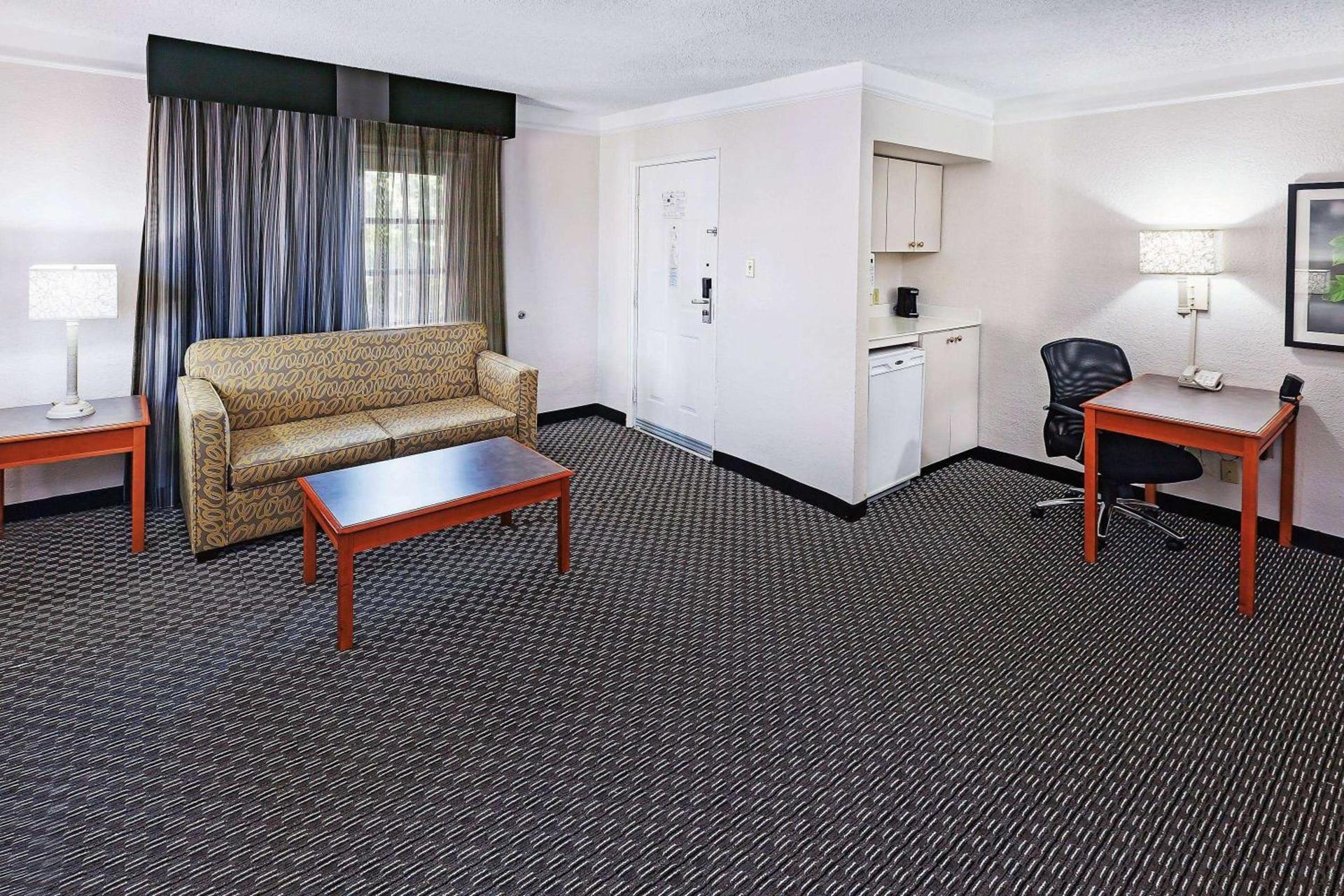 La Quinta Inn by Wyndham Dallas Uptown photo 72