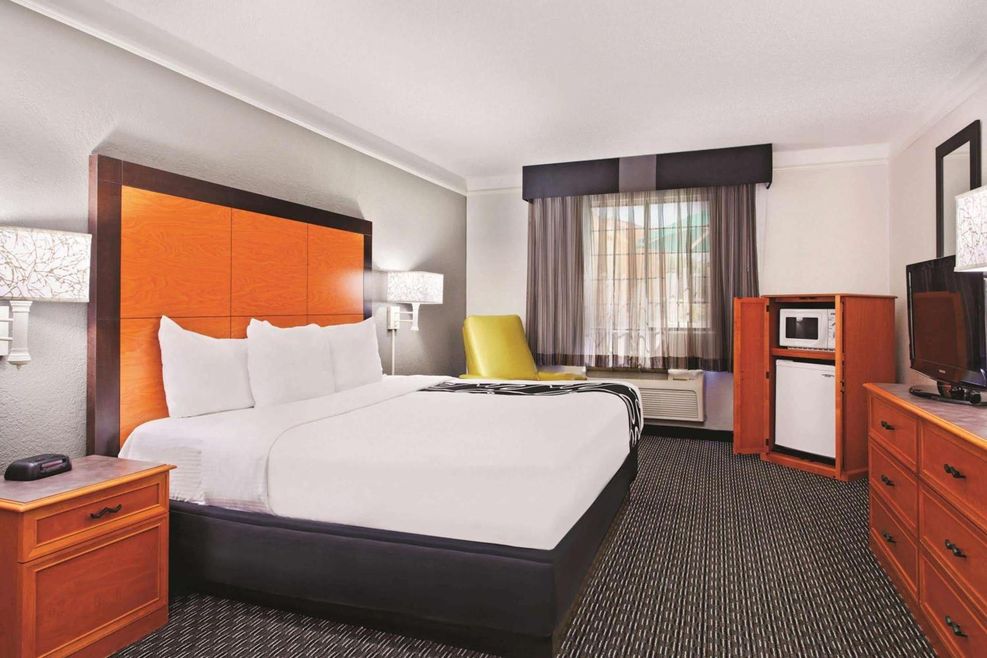 La Quinta Inn by Wyndham Champaign photo 14