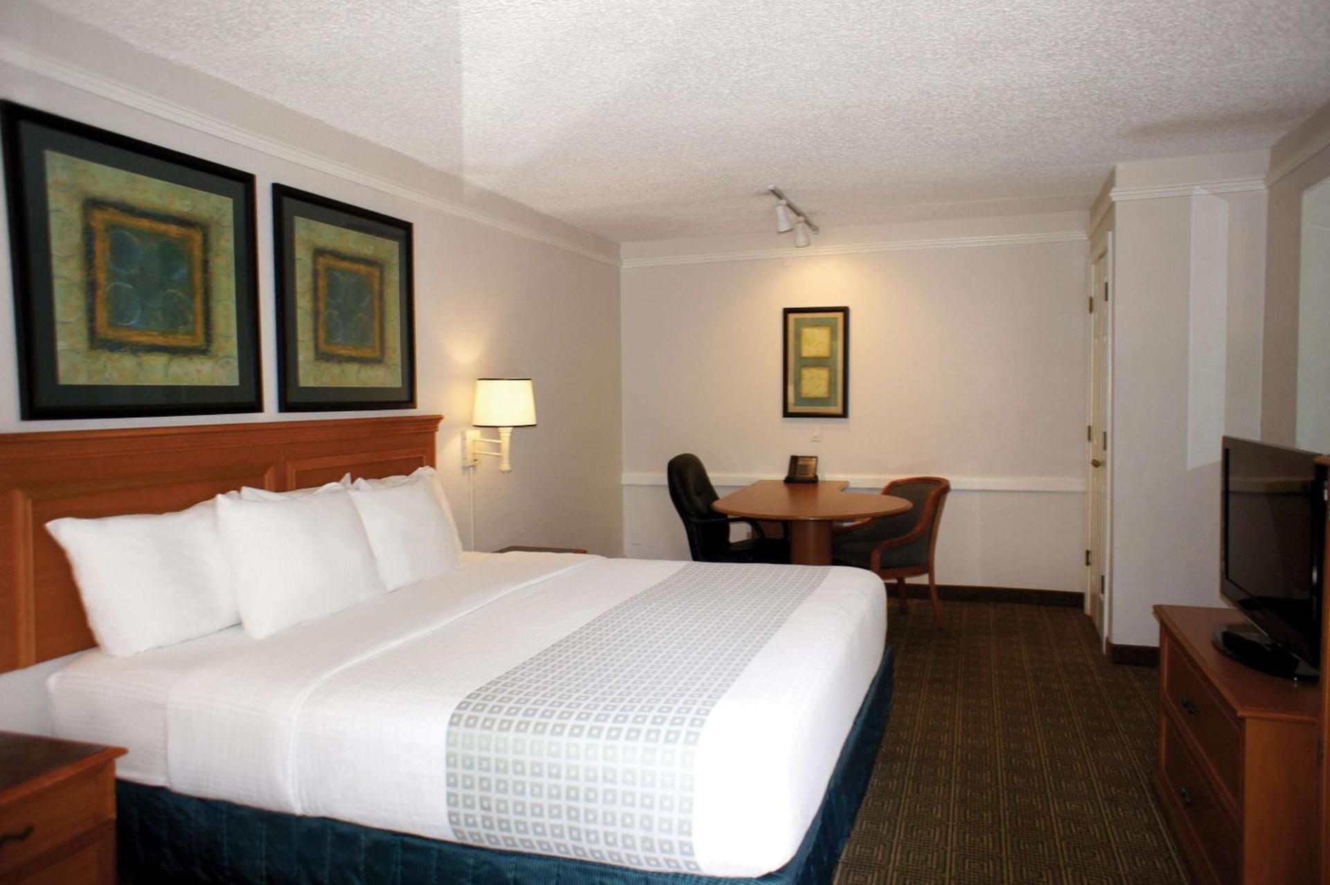 La Quinta Inn by Wyndham Tallahassee North photo 18